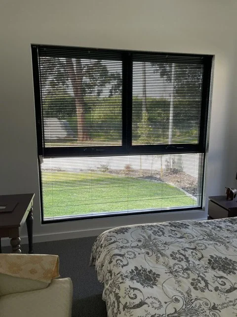 Black 25mm Aluminium Venetian Blind