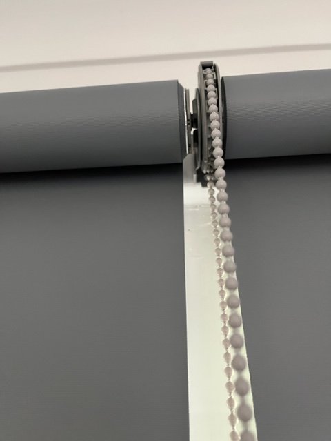 Butting Pin to Chain Bracket for Roller Blinds