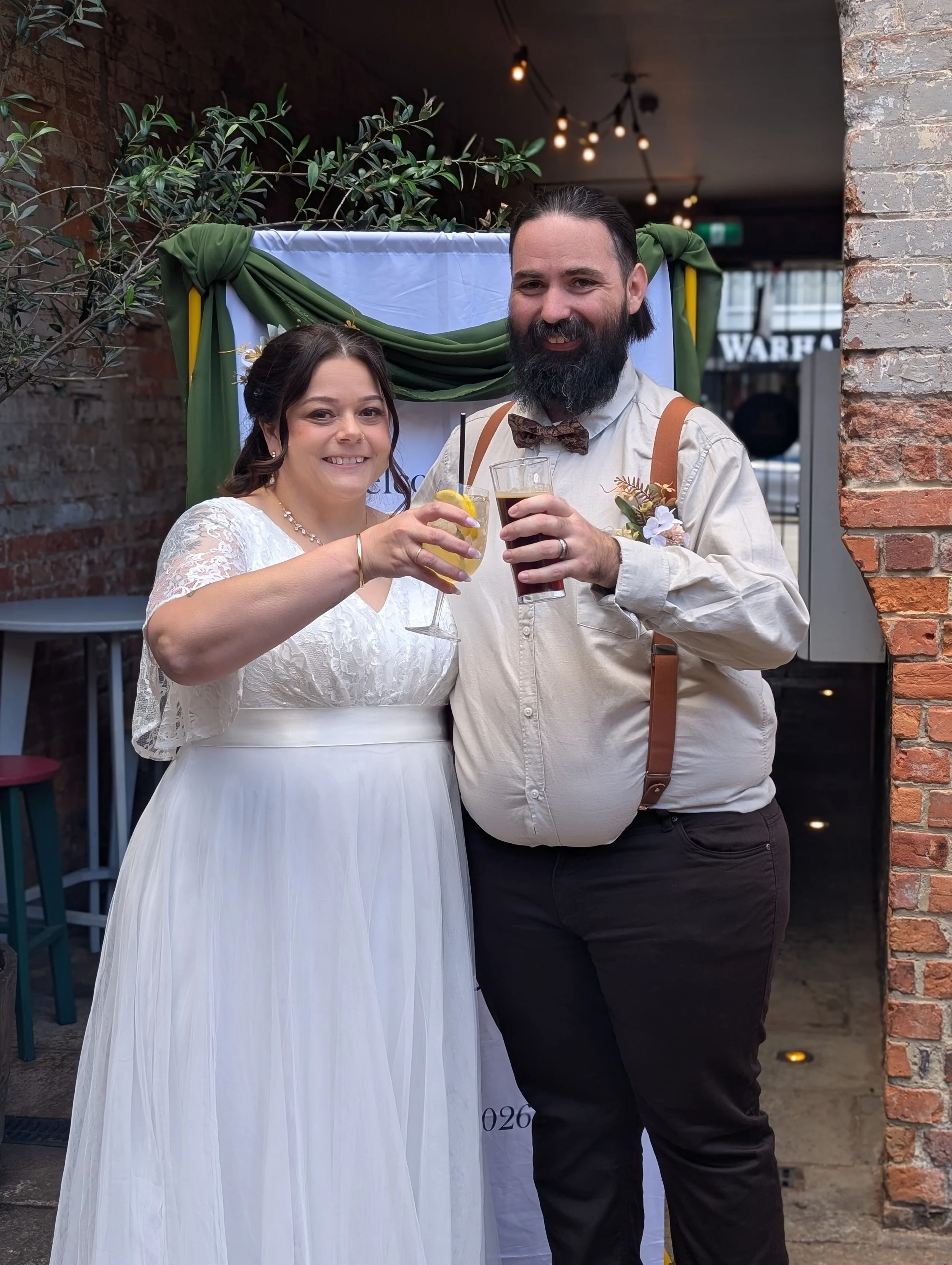 Eloping couple at La Sardina Loca in Tasmania married by Jess Yasuda