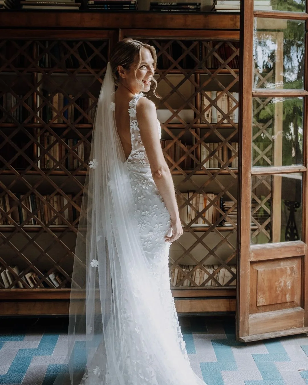 Romantic wedding in Italy with elegant villa setting