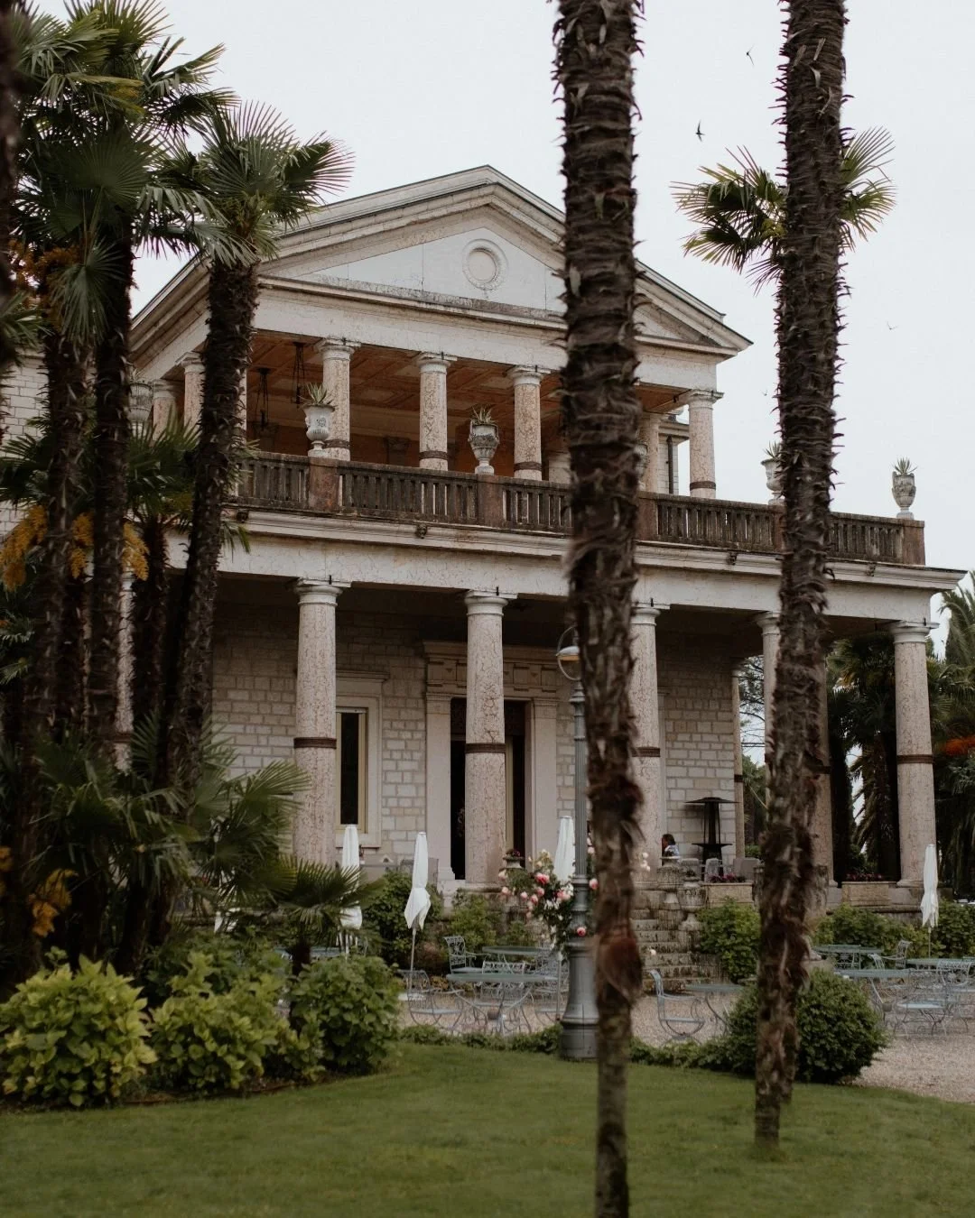 Elegant wedding venue in Italy with romantic villa setting