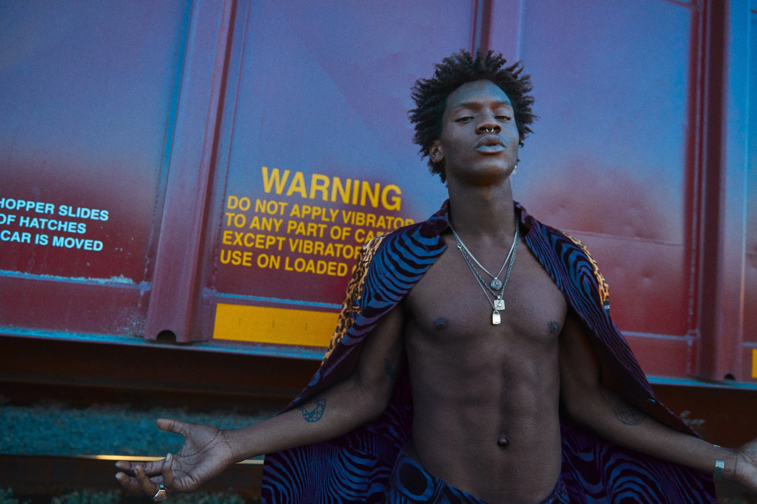 FV MAGAZINE ADONIS BOSSO 5.jpg