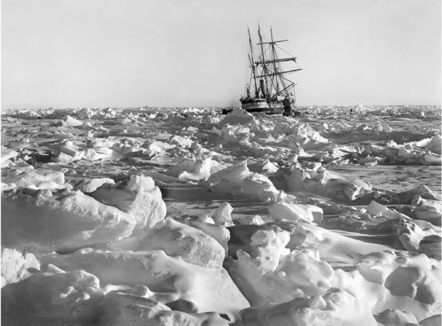Frank Hurley, Endurance in the ice, 1914–17