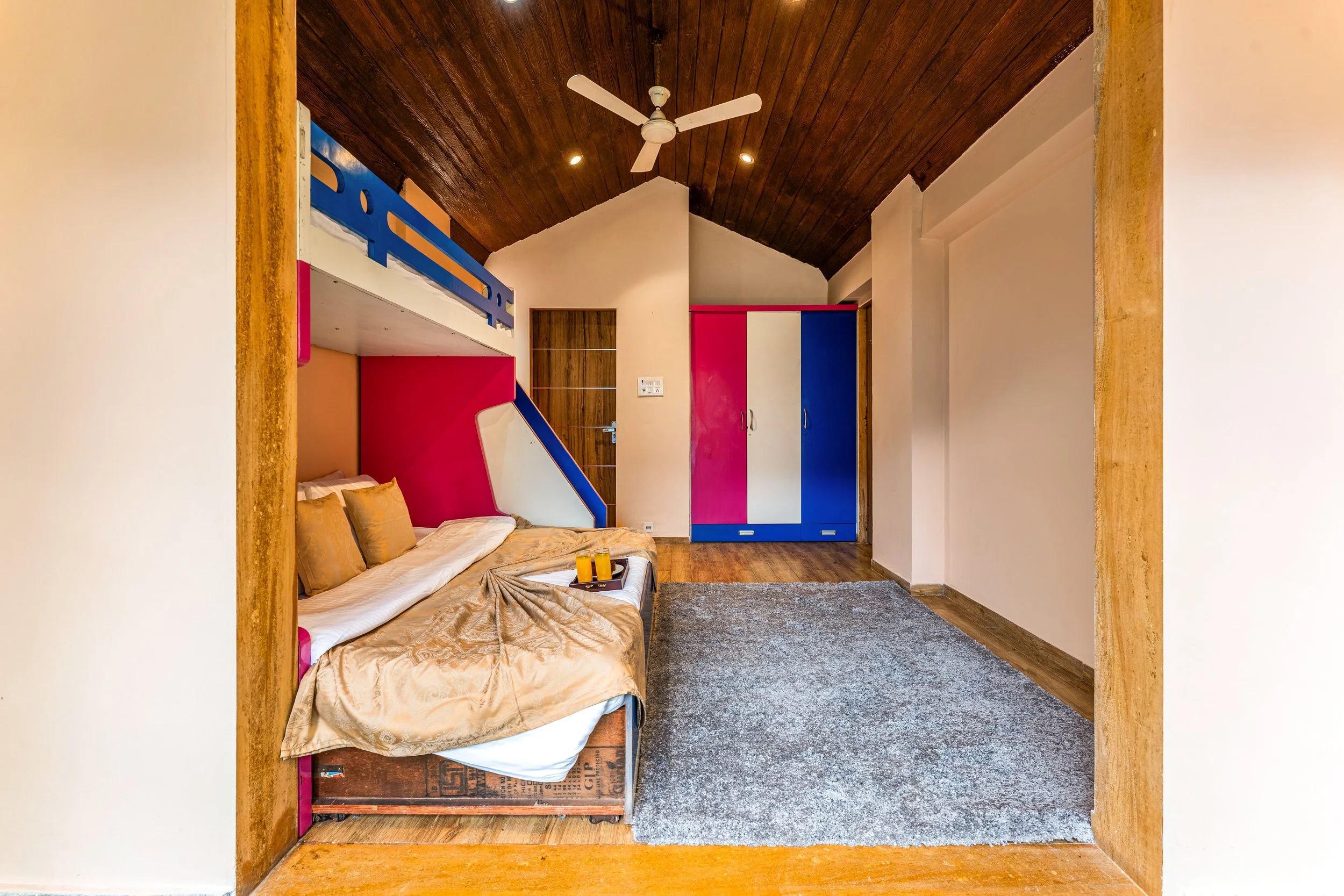OMI08605-HDR.jpg