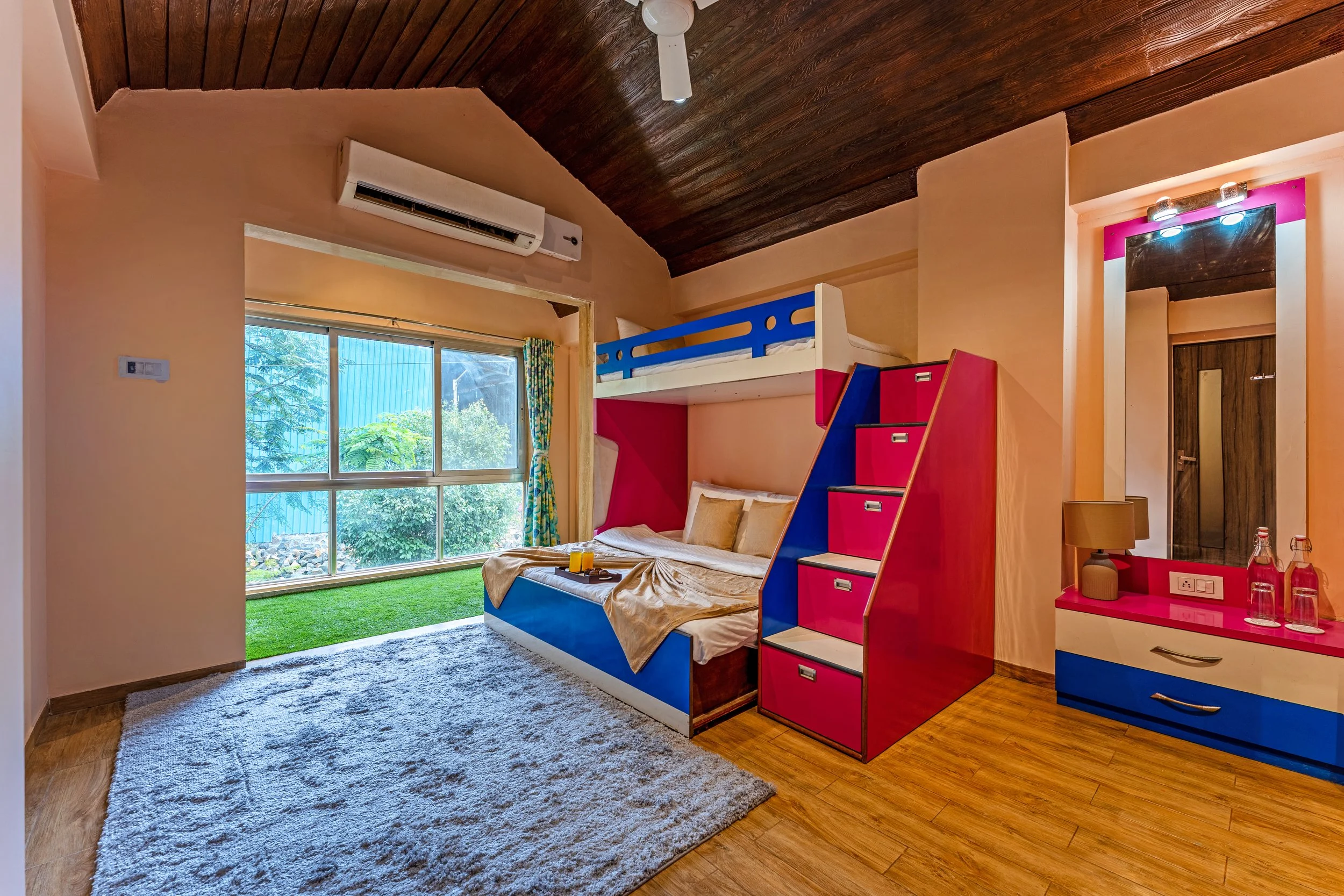 OMI08580-HDR.jpg