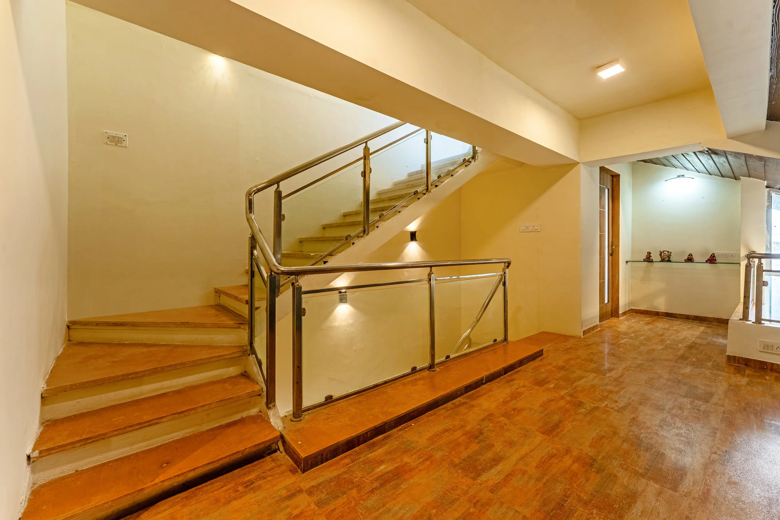 OMI08850-HDR.jpg