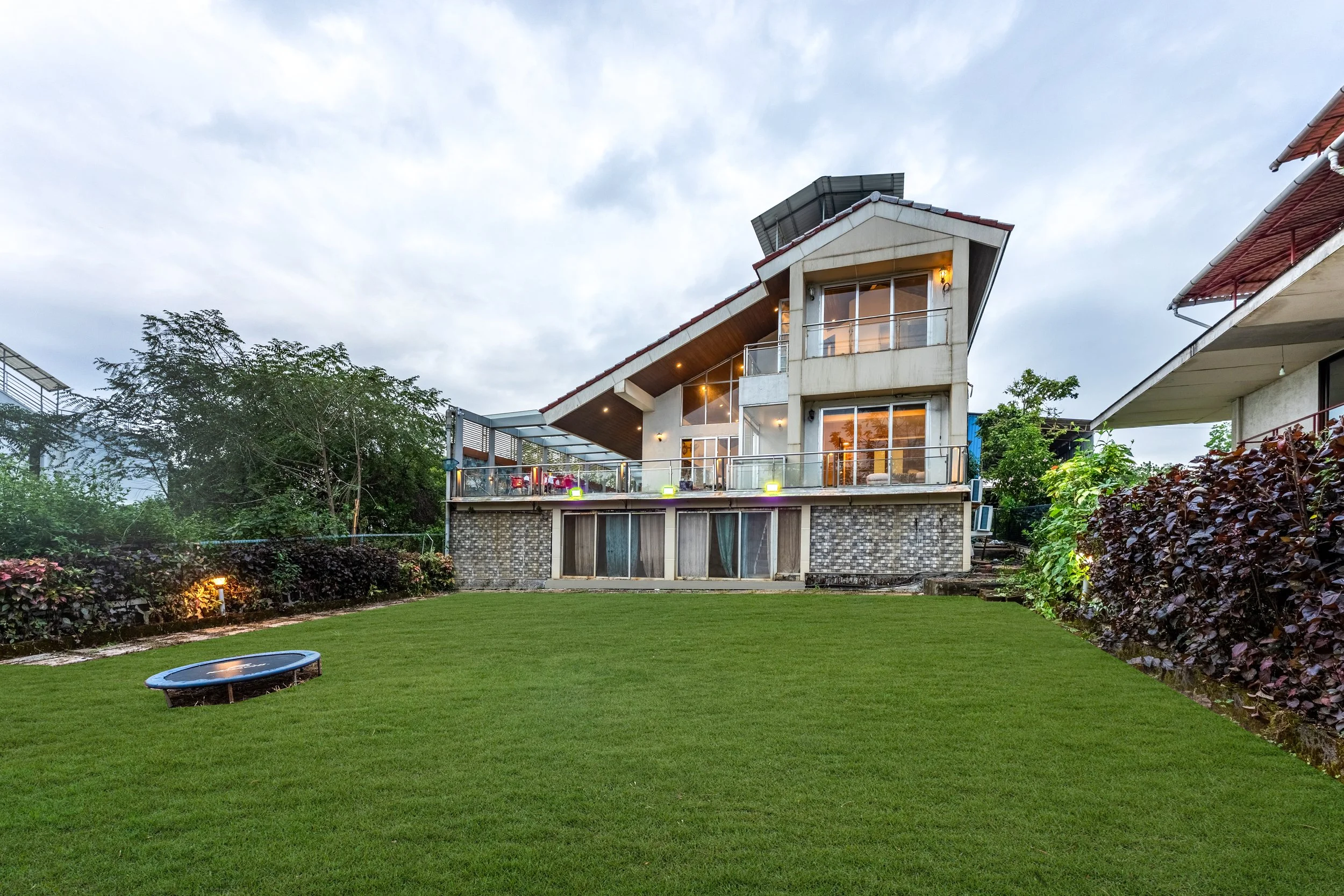 OMI08895-HDR.jpg