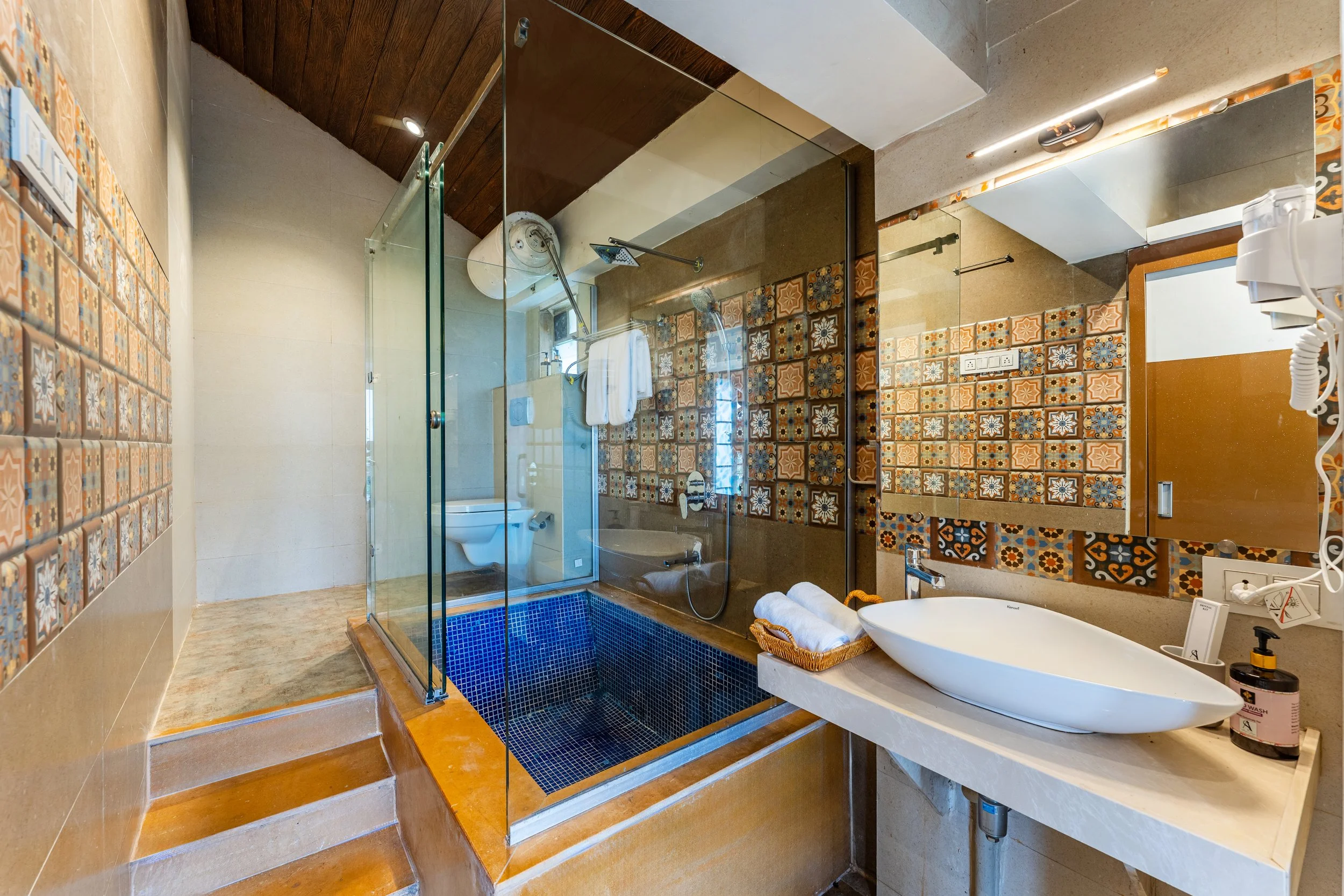 OMI08690-HDR.jpg