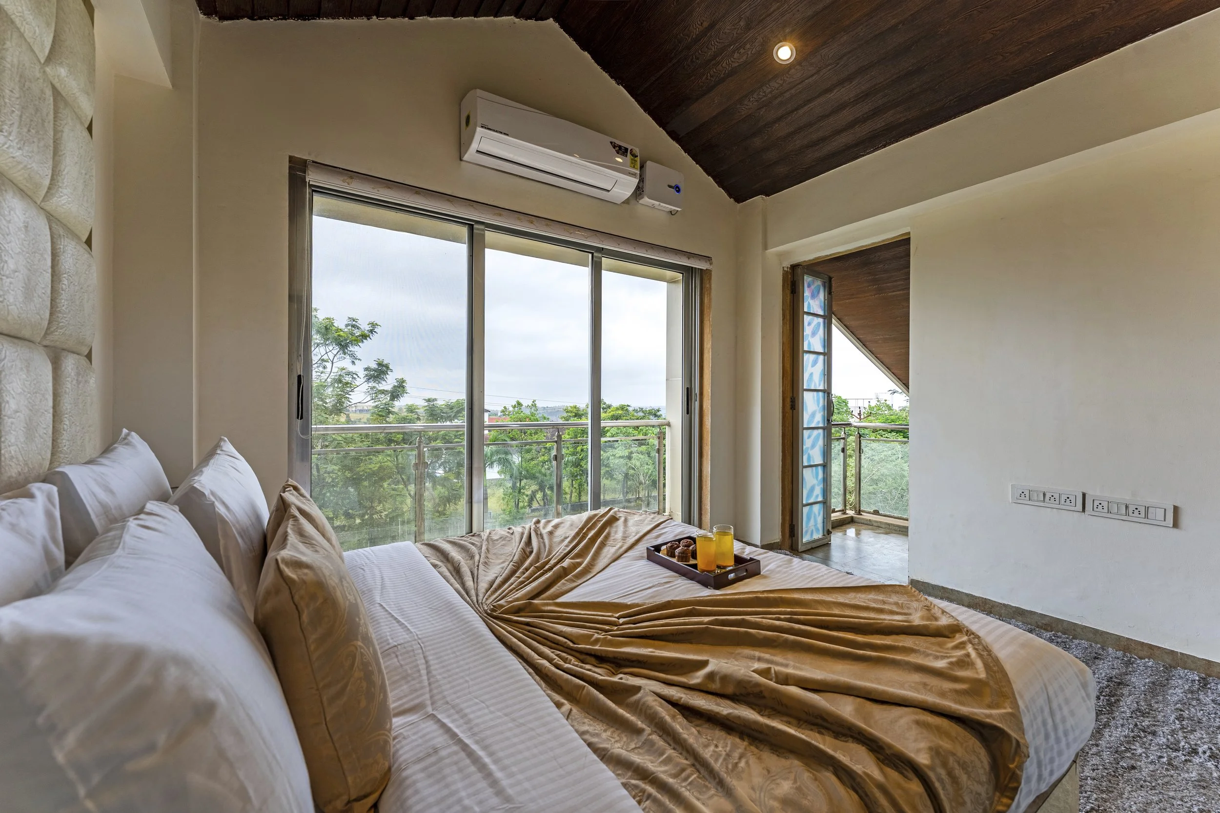 OMI08680-HDR.jpg