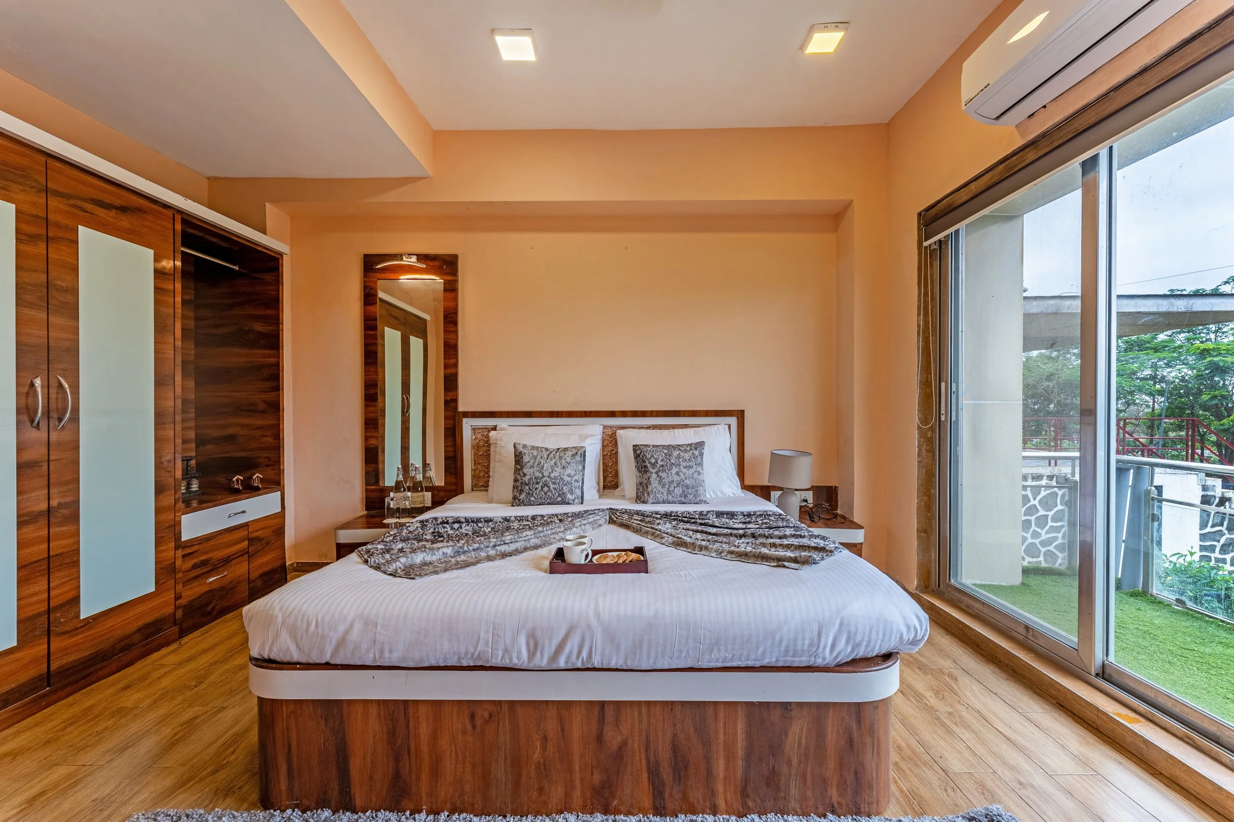 OMI08755-HDR.jpg