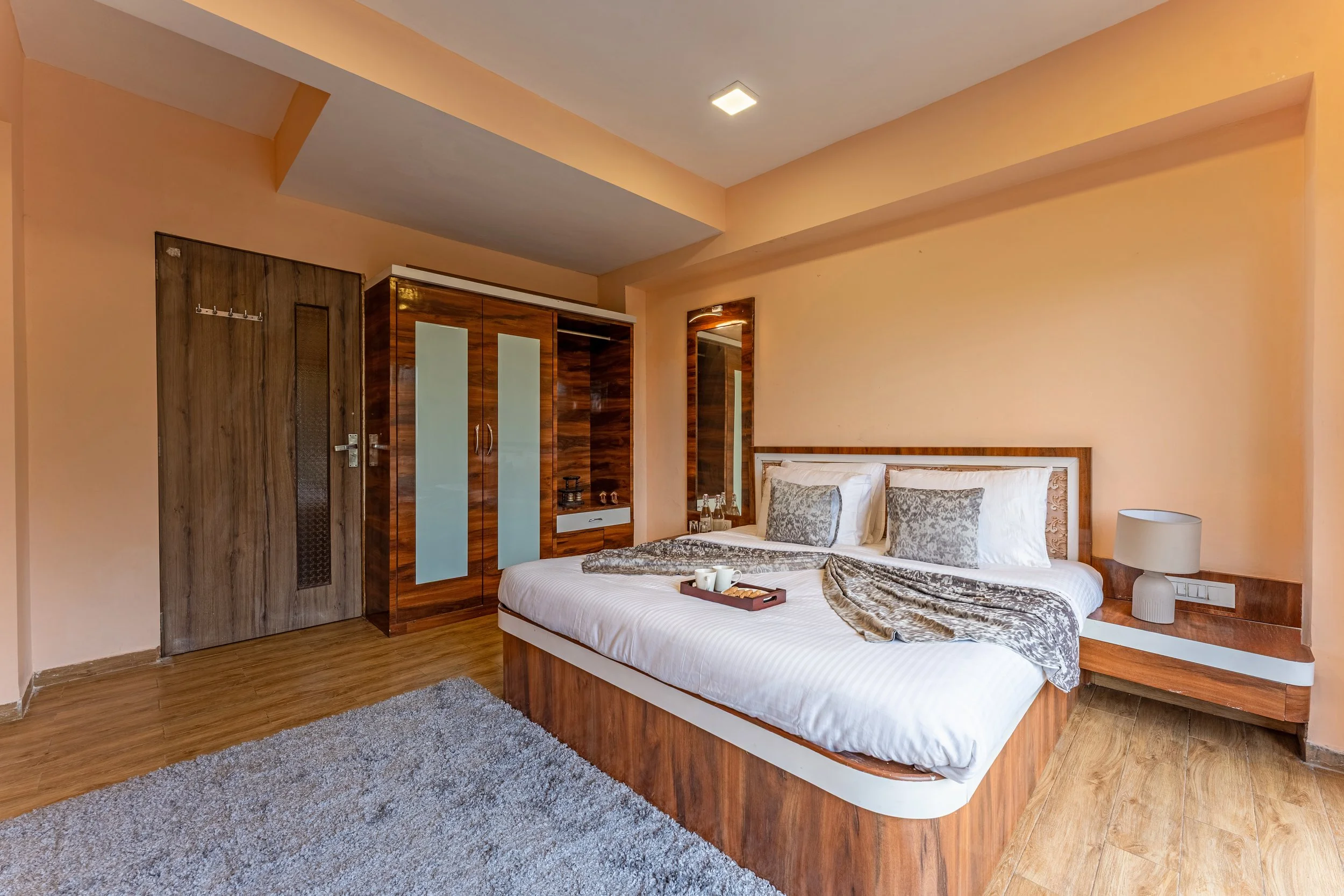OMI08760-HDR.jpg
