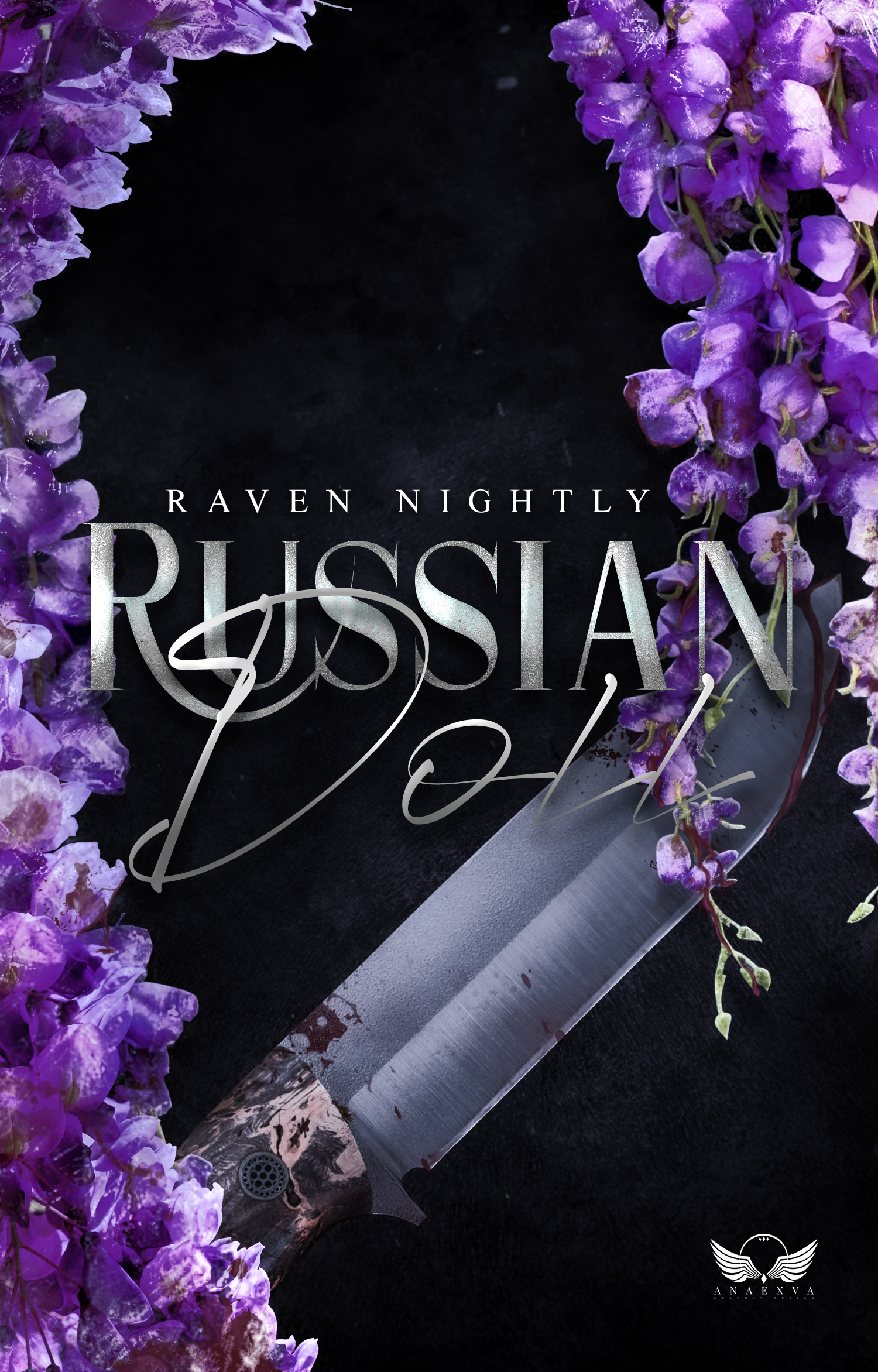 Une image sombre avec un poignard dans le centre, entouré de fleurs violettes, avec le texte 'Raven Nightly Russian' et un logo en forme d'ailes au coin inférieur droit.