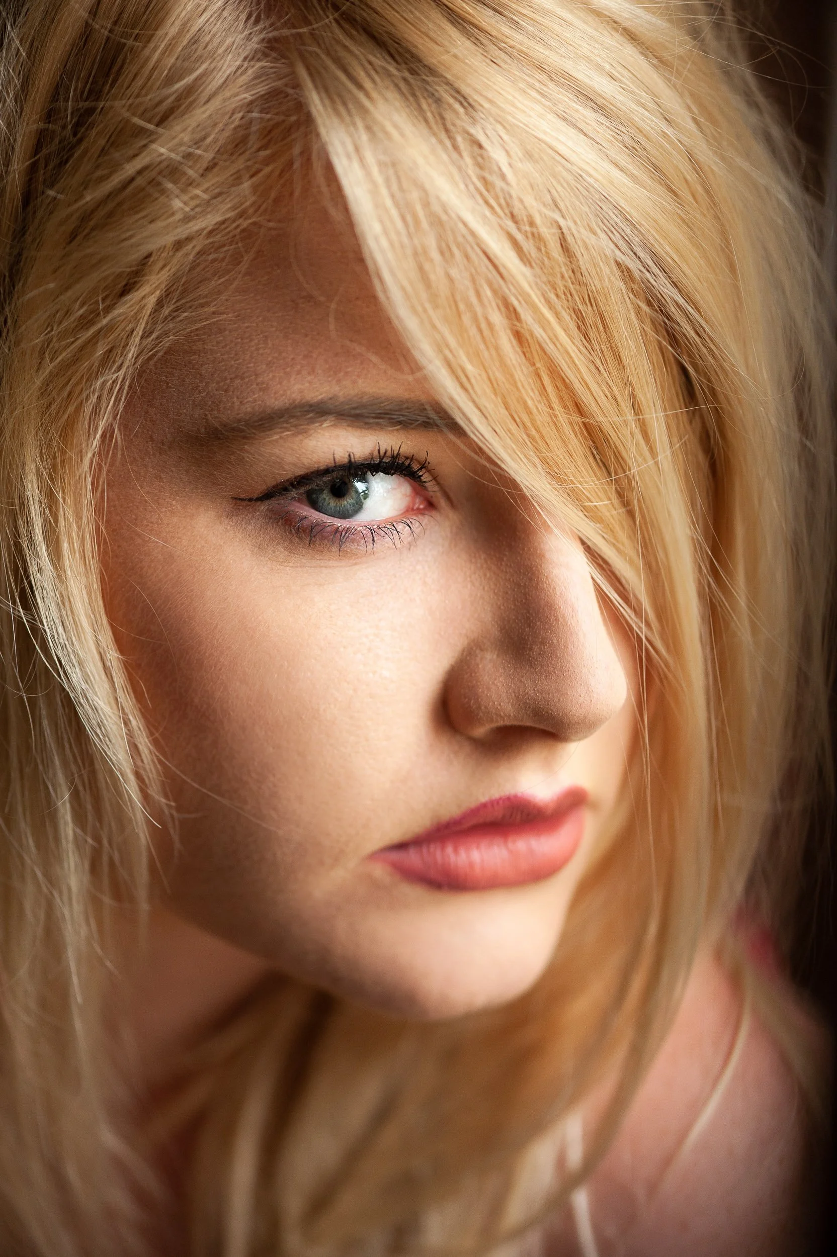 Portrait Photography France – close-up portrait with soft light in Carcassonne