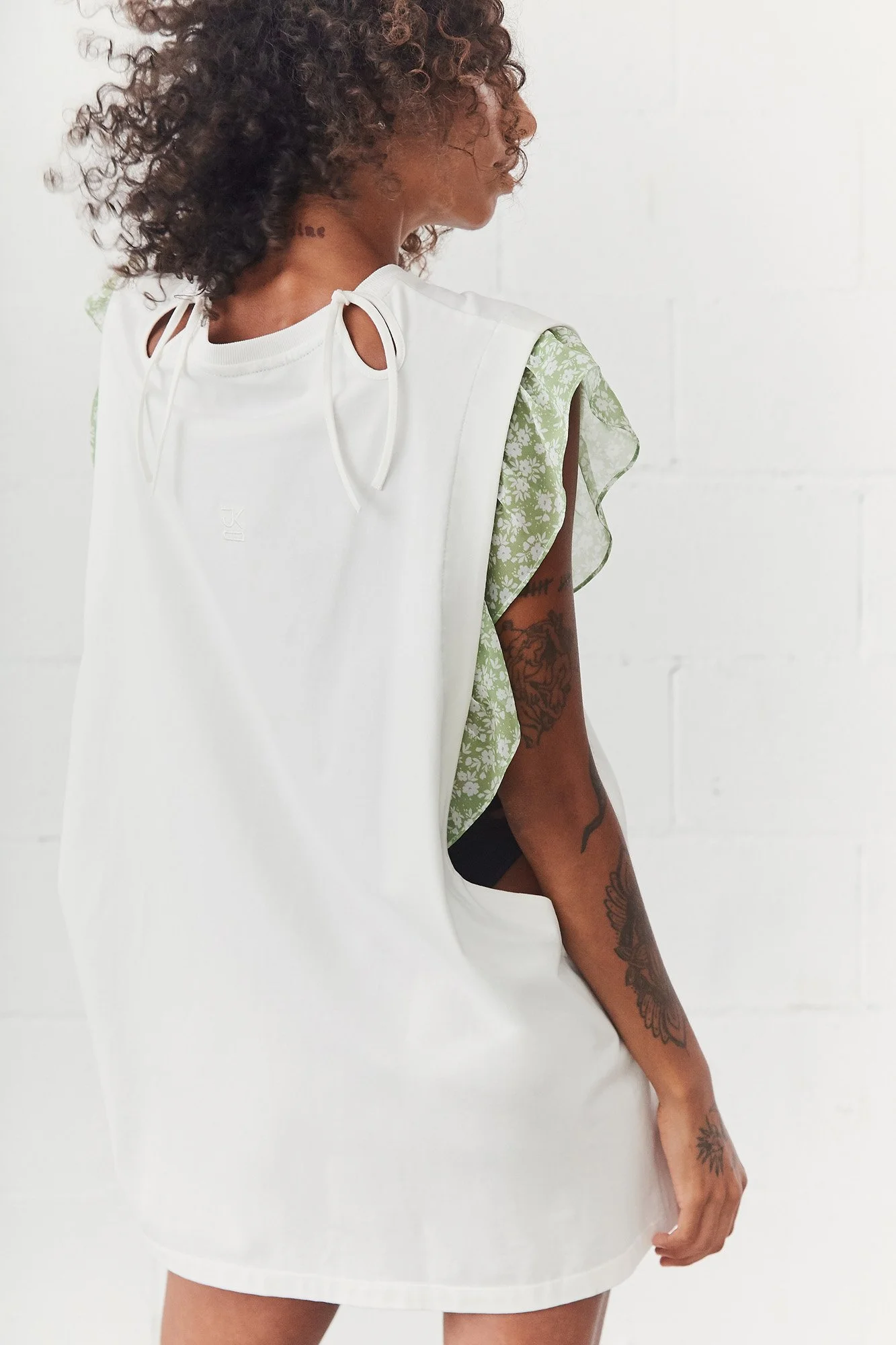 J.Kim Anechka petal t-shirt in white, back view showing the ruffled floral-print sleeves and neckline cut-out