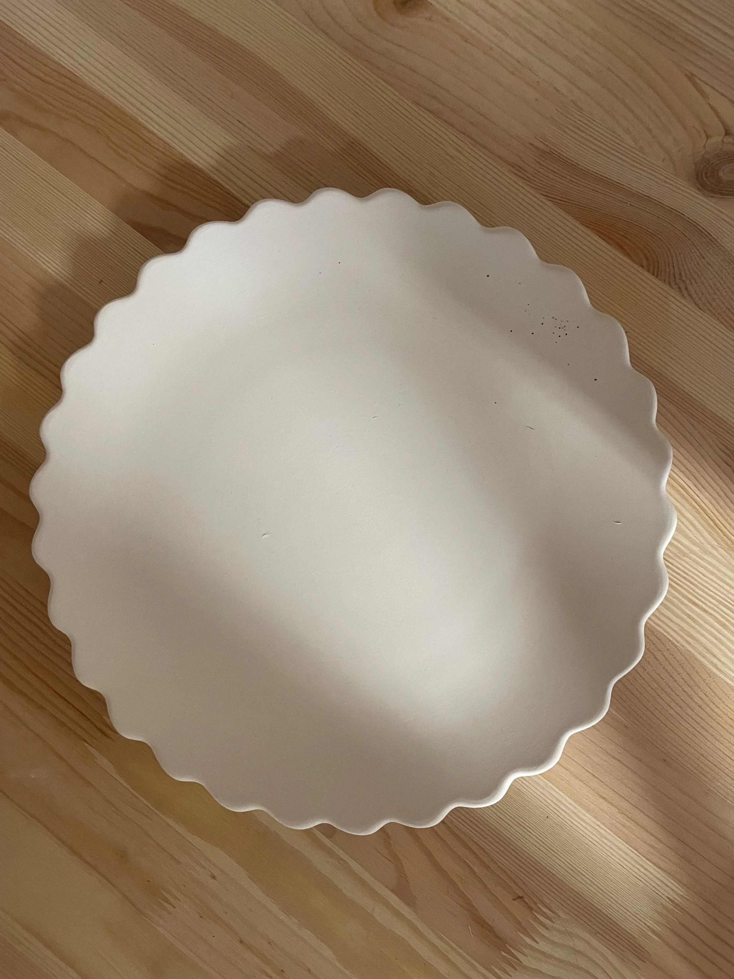 Nr.4
Teller gewellt ca 25cm Durchmesser