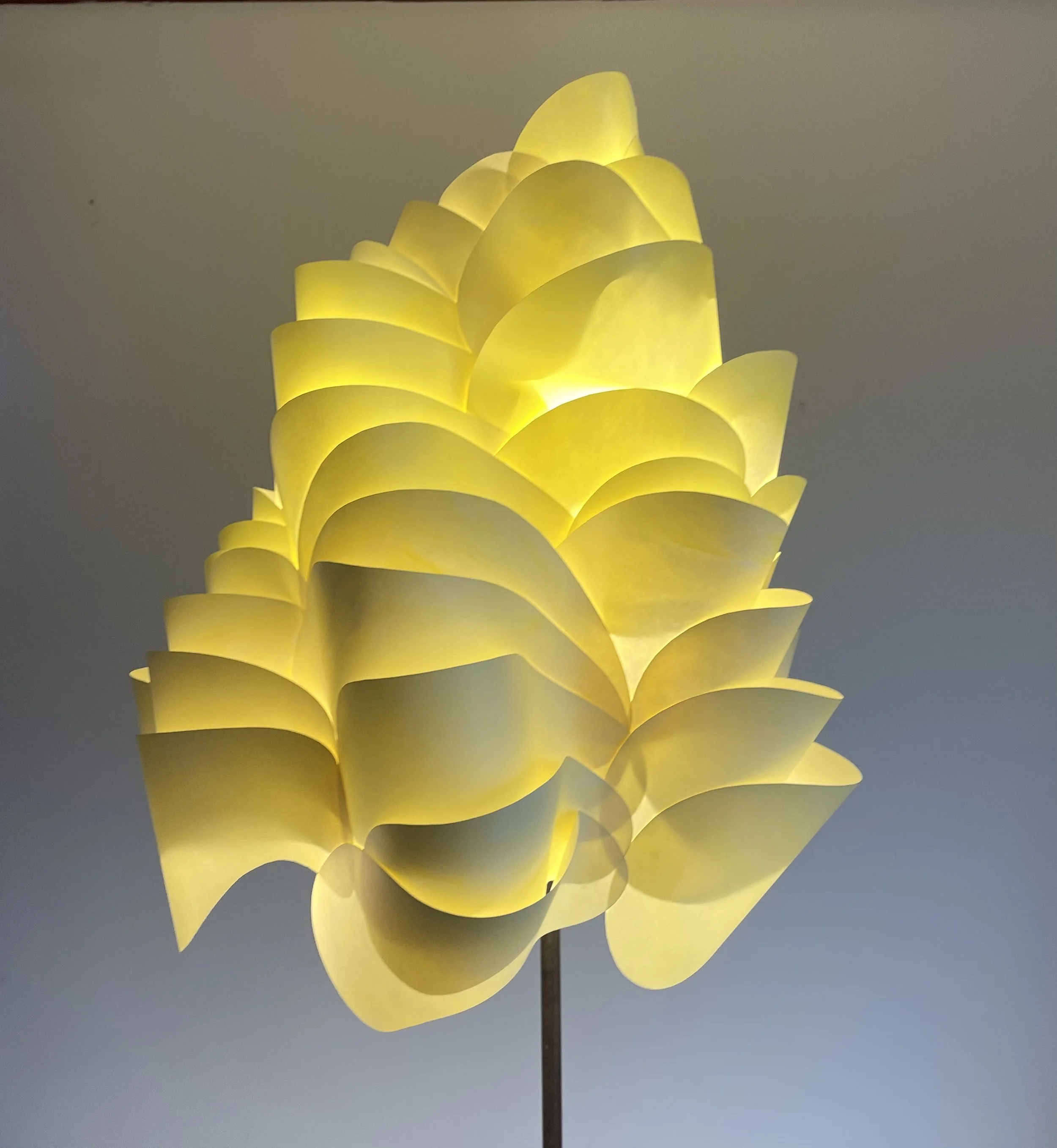 Pangolina Gialla standing l., 2026, painted hand cut paper- iron, h. 170 cm, d. 37 cm Orsina Sforza Luci .jpg