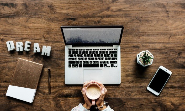 HOW to work remotely successfully – #5 Tips from an 🏆 award-winning post-production artist.