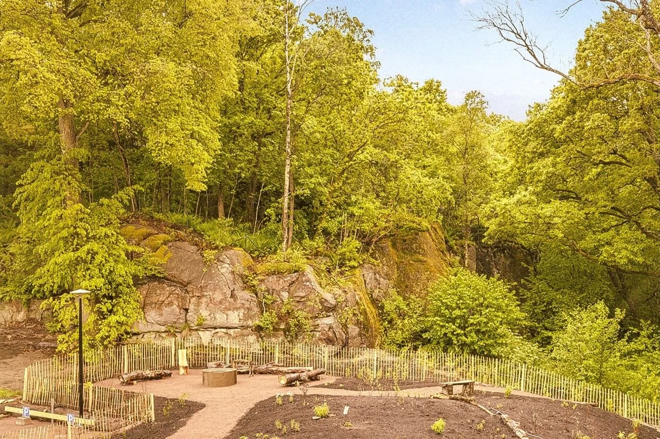 Tillsammans med @brisa_landskap skapar vi mer &auml;n bara en tr&auml;dg&aring;rd 🌿💚

Vi utvecklar barn- och ungdomsboenden enligt LSS 9:8 &ndash; d&auml;r b&aring;de inne- och utemilj&ouml; spelar en avg&ouml;rande roll f&ouml;r trygghet, utveckli