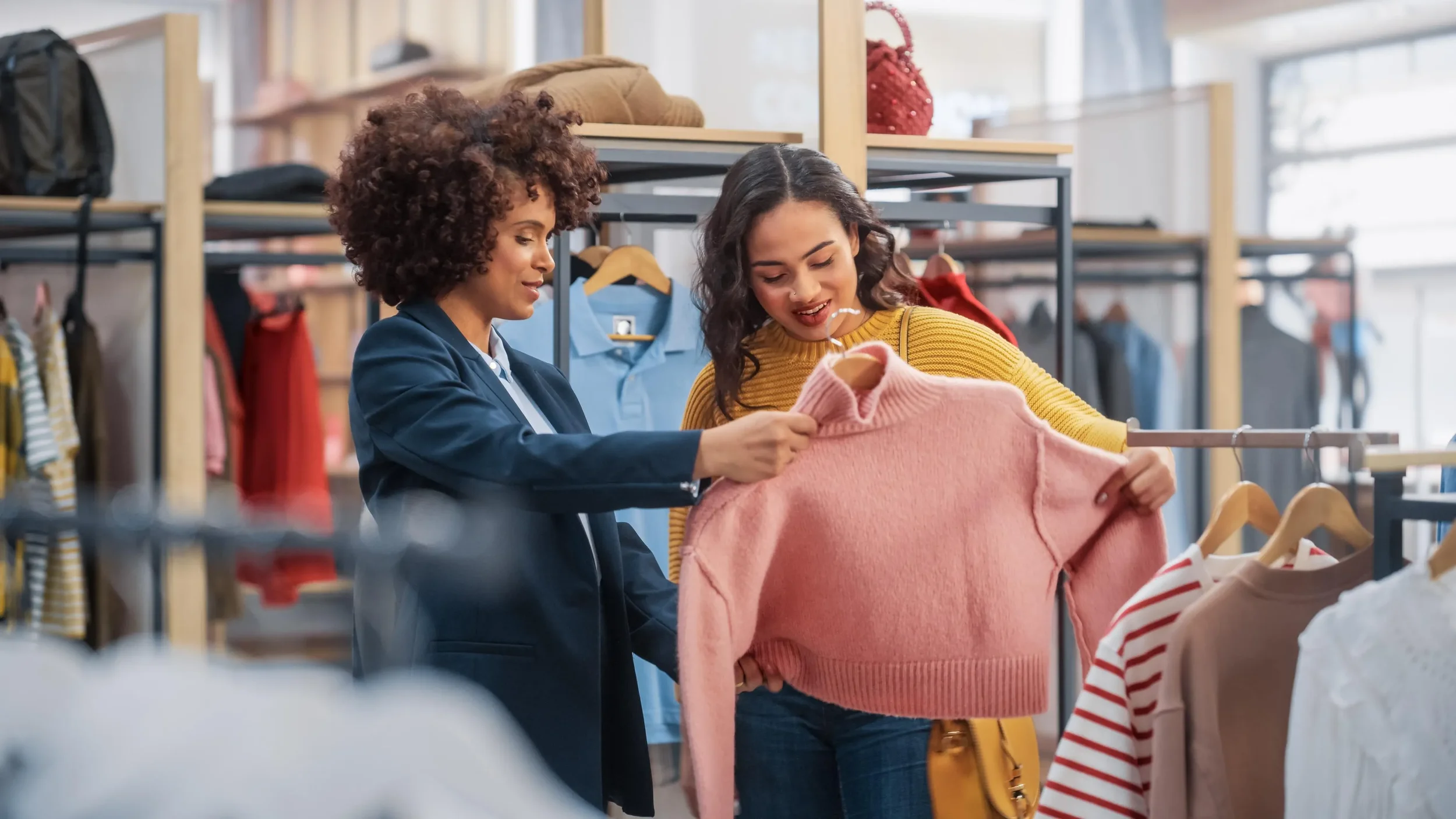 Why Toronto Shoppers Are Choosing In-Person Color Analysis