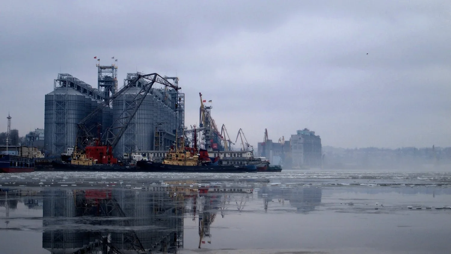 A Grain Facility by the Black Sea in Mykolaiv, Ukraine. Photo credits: Maksim Karpiuk.