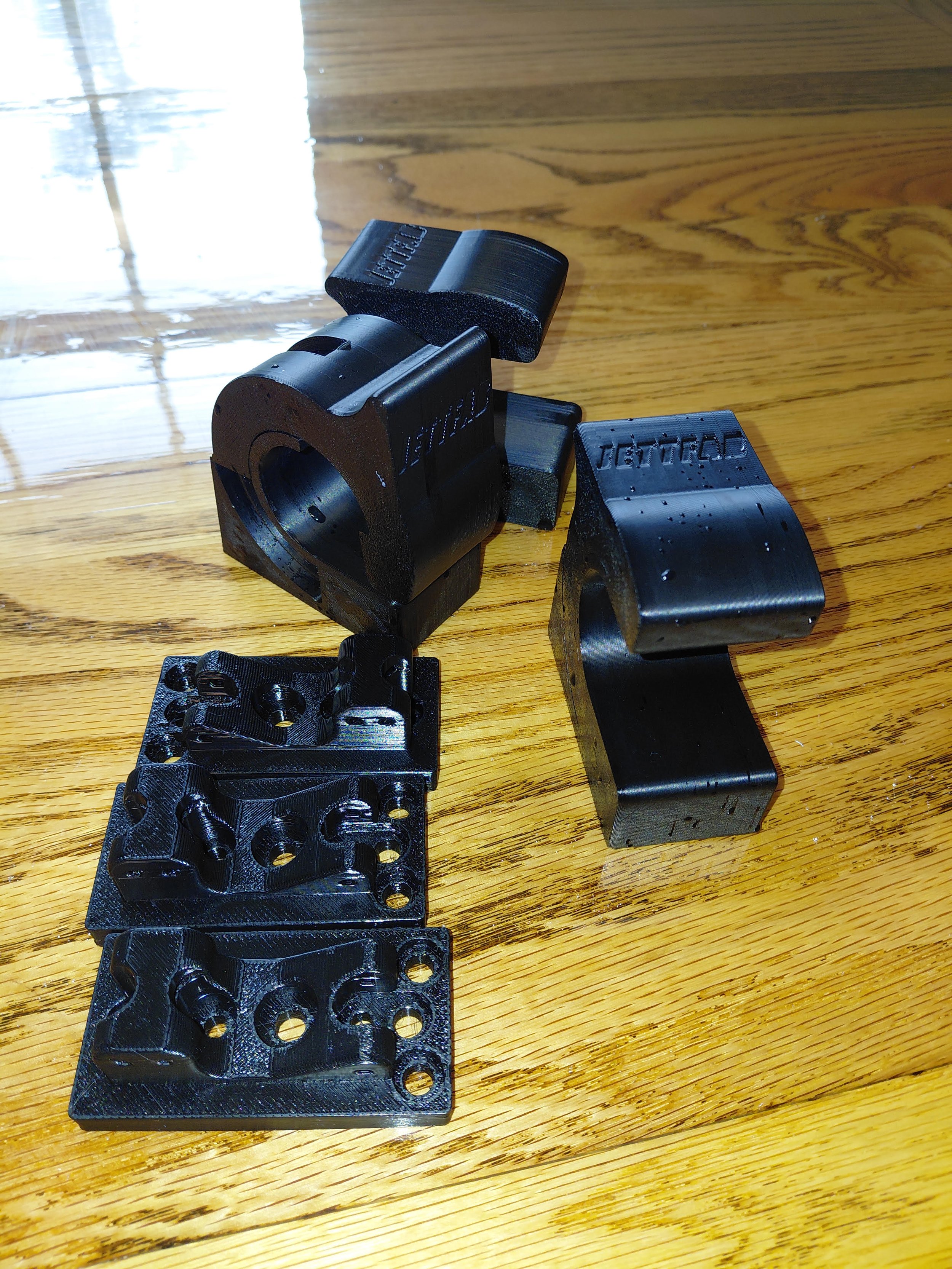 LOCKING PUSHPOLE HOLDERS
