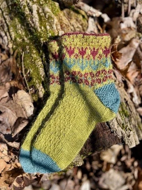 flower hand-knit socks