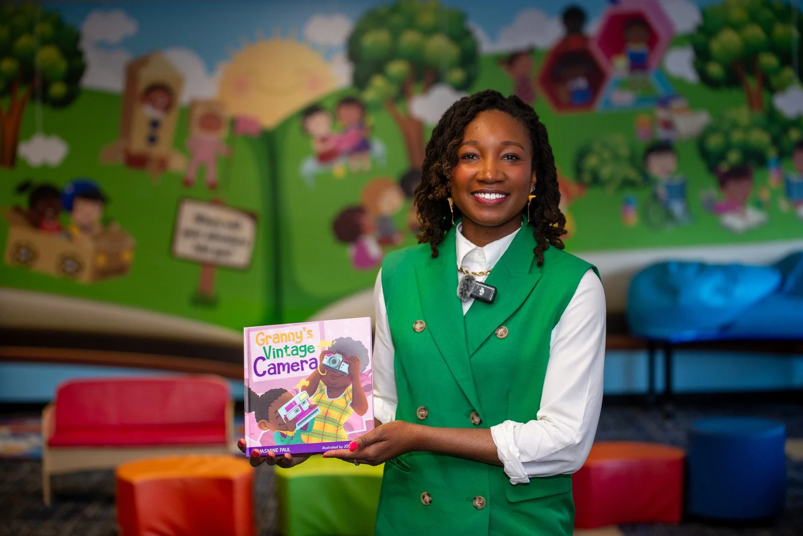 Pre‑Recorded Author Visit – Granny’s Vintage Camera