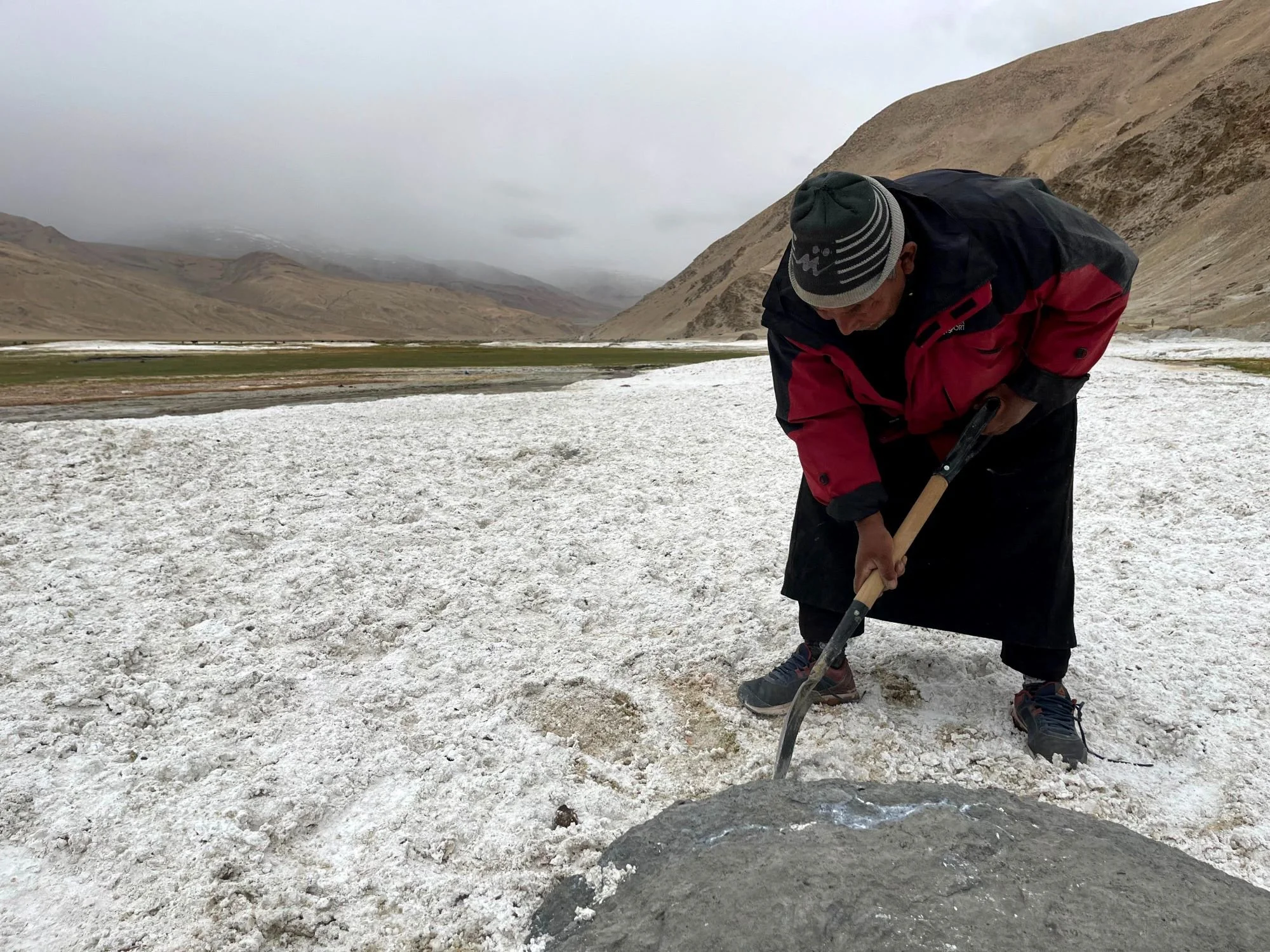 Harvesting raw material for Glaze