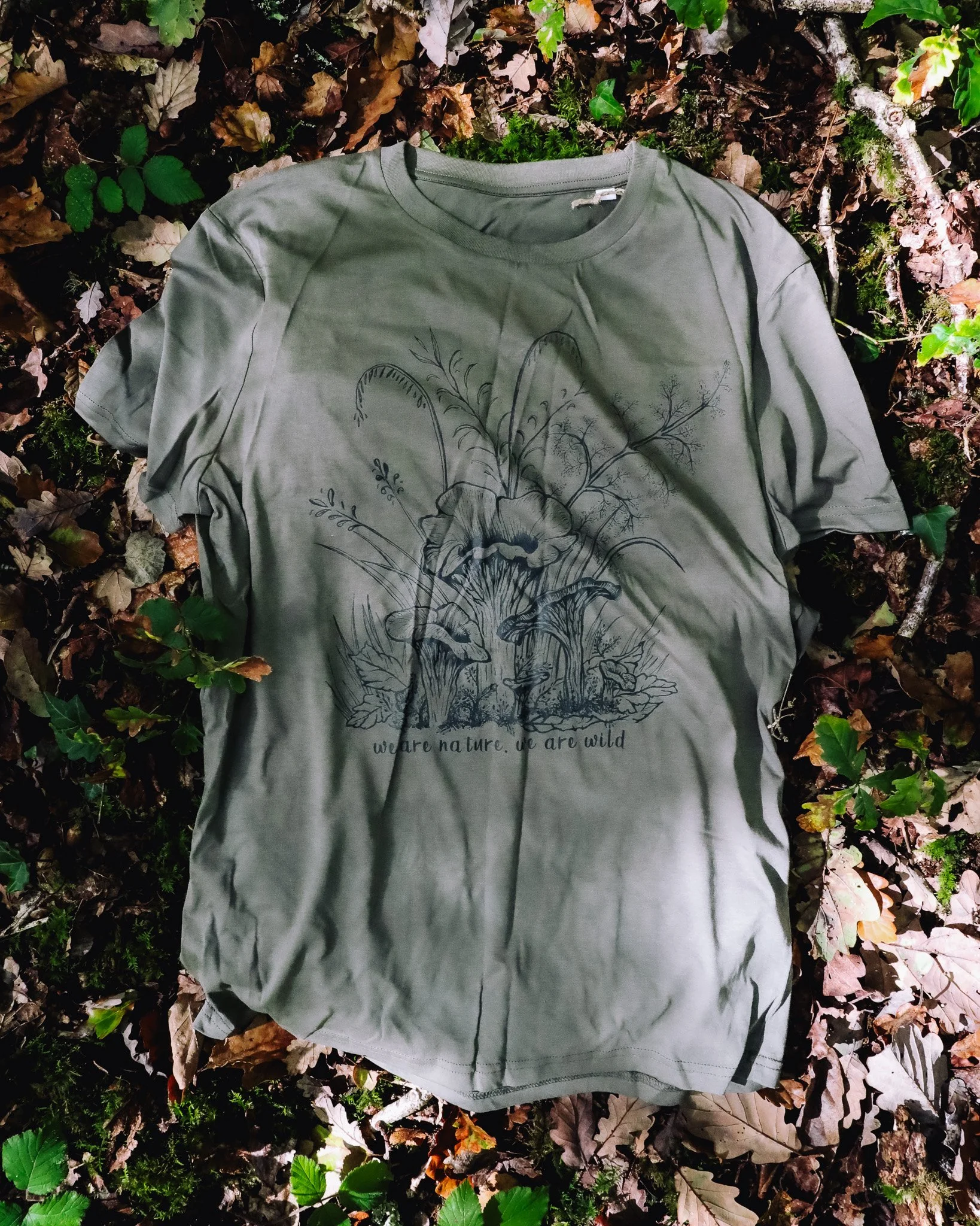 Chanterelle - khaki -T-shirt.jpg