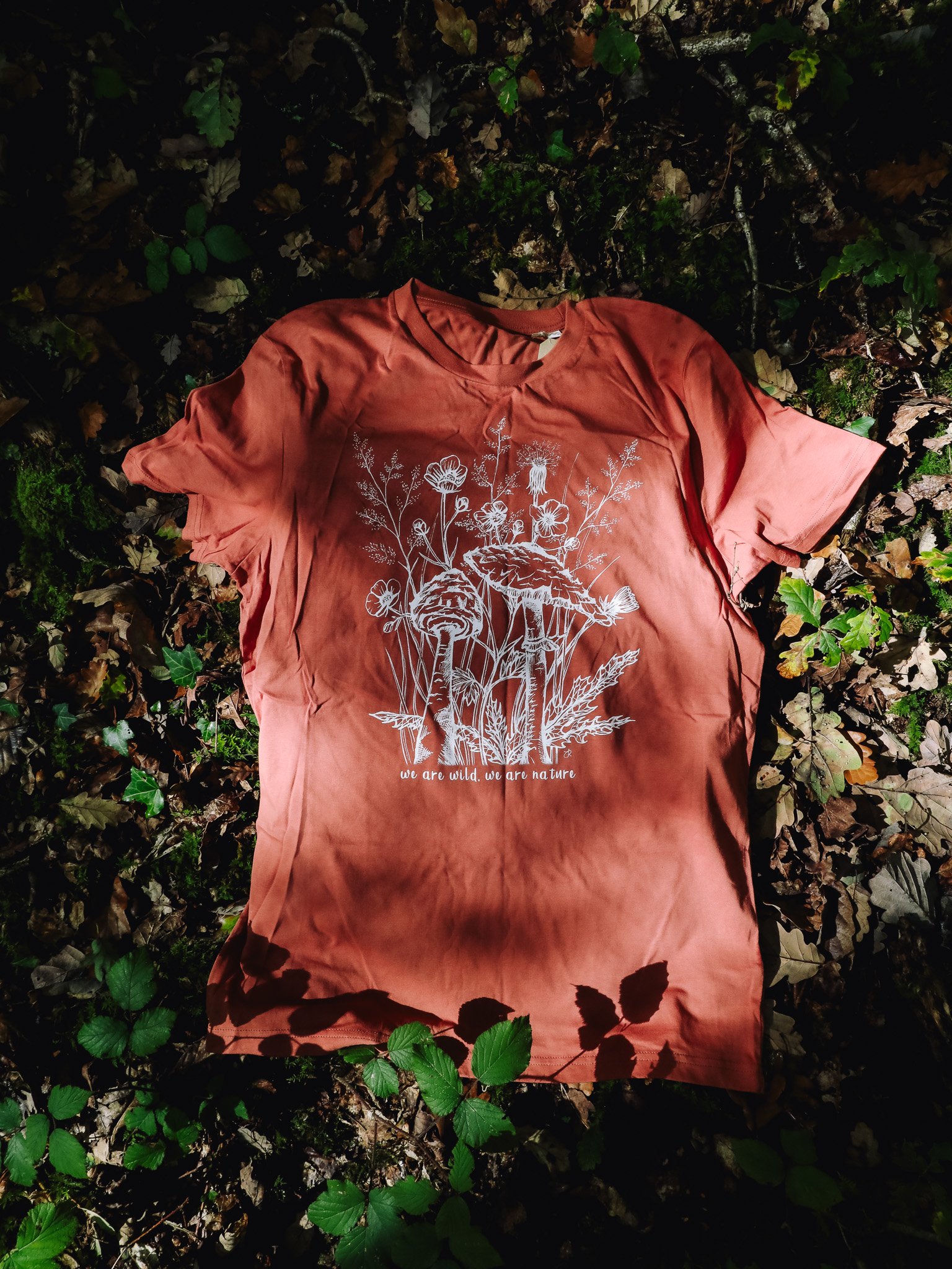 Parasol - brown - Tshirt.jpg