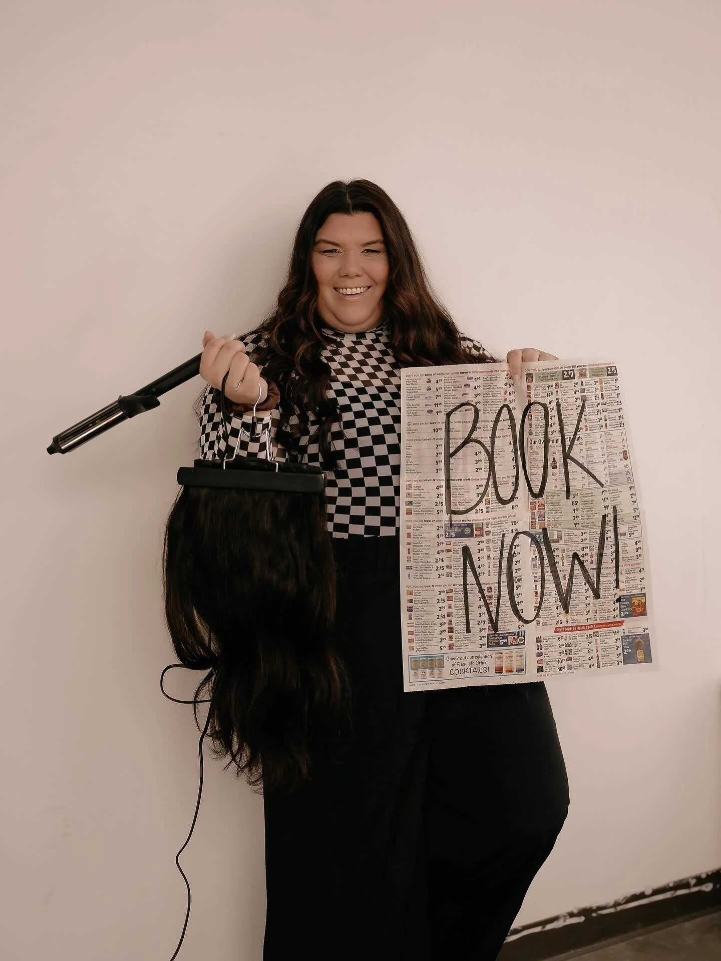 I think it&rsquo;s time you get a proper introduction of me.
I&rsquo;m Taylor, you&rsquo;re fav bridal hairstylist &amp; your emotional support hype girl with a curling iron. We&rsquo;re either vibinnnnn to Taylor Swift; or early Y2K mixed with some 