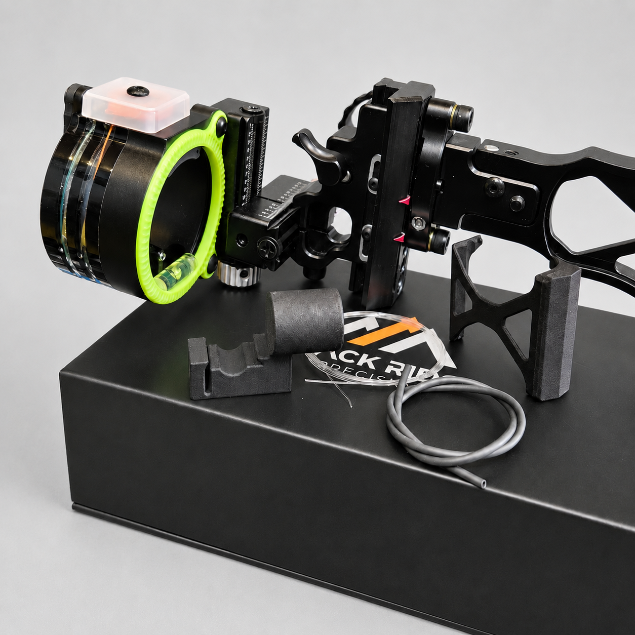 archery_sight_assembly_on_black_ridge_base.png