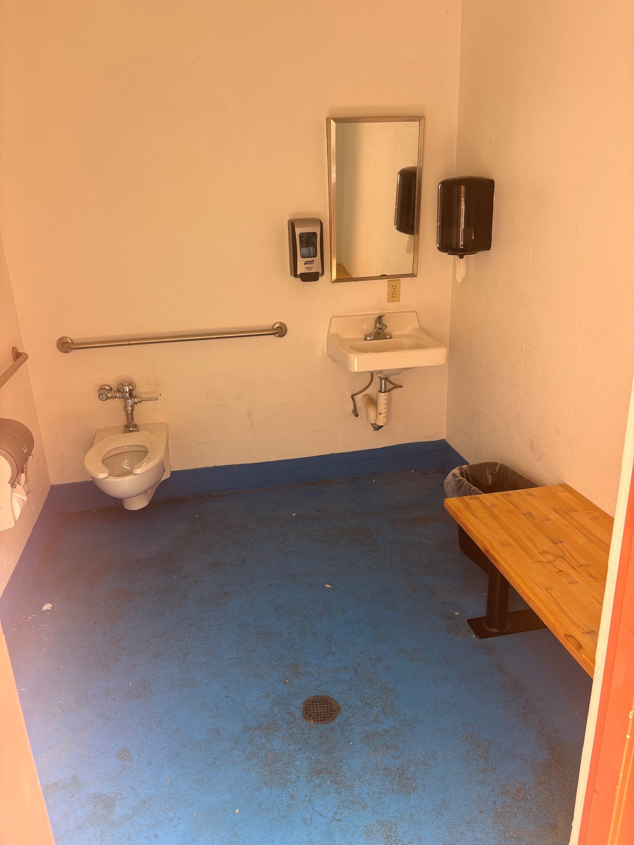 Family bathroom.jpg