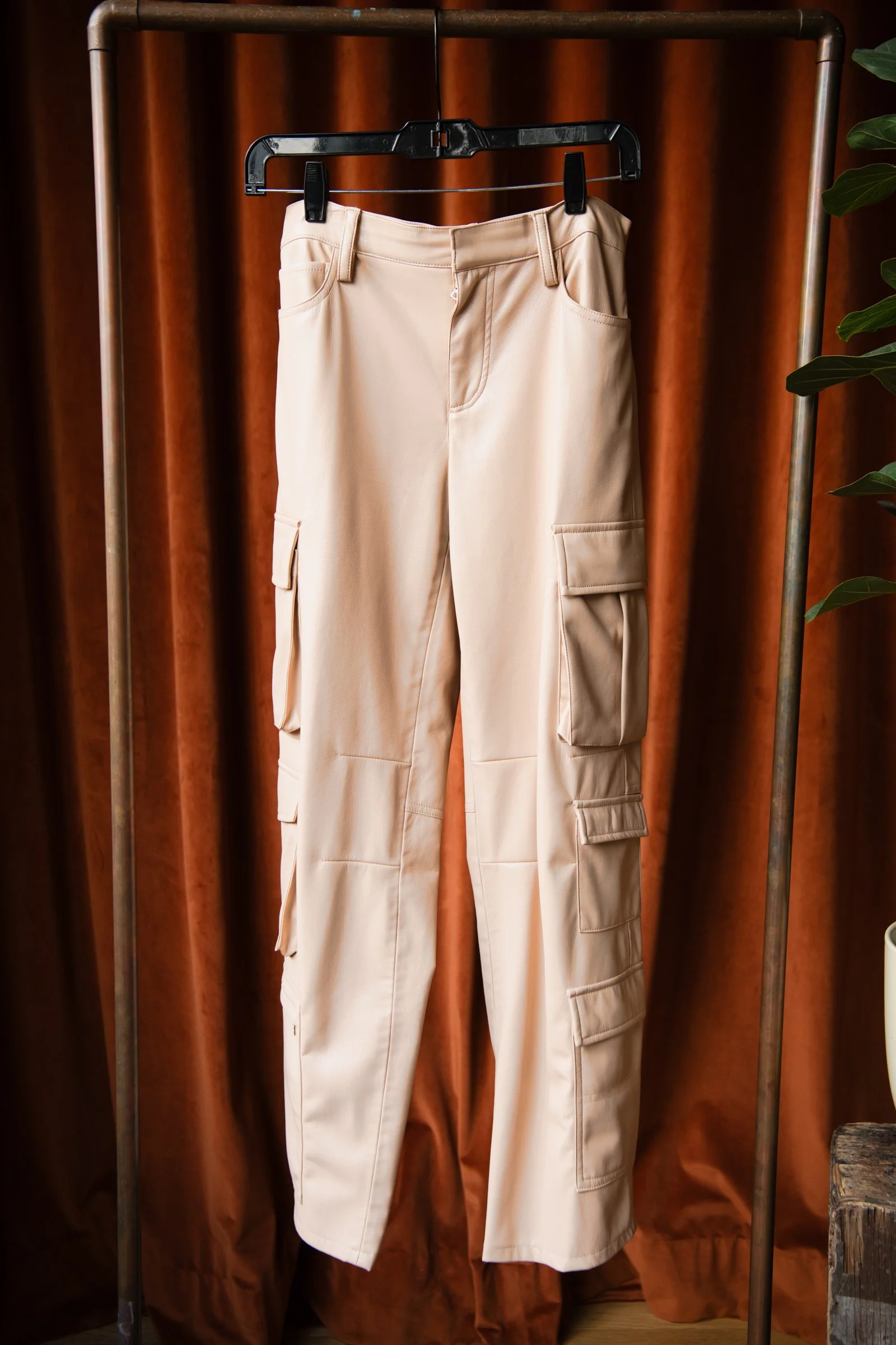 Alice & Olivia Vegan Leather Cargo Pants | Size 2