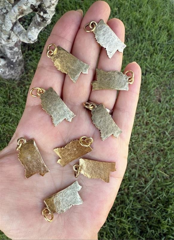Gold Mississippi State Charm: Jewelry Finding