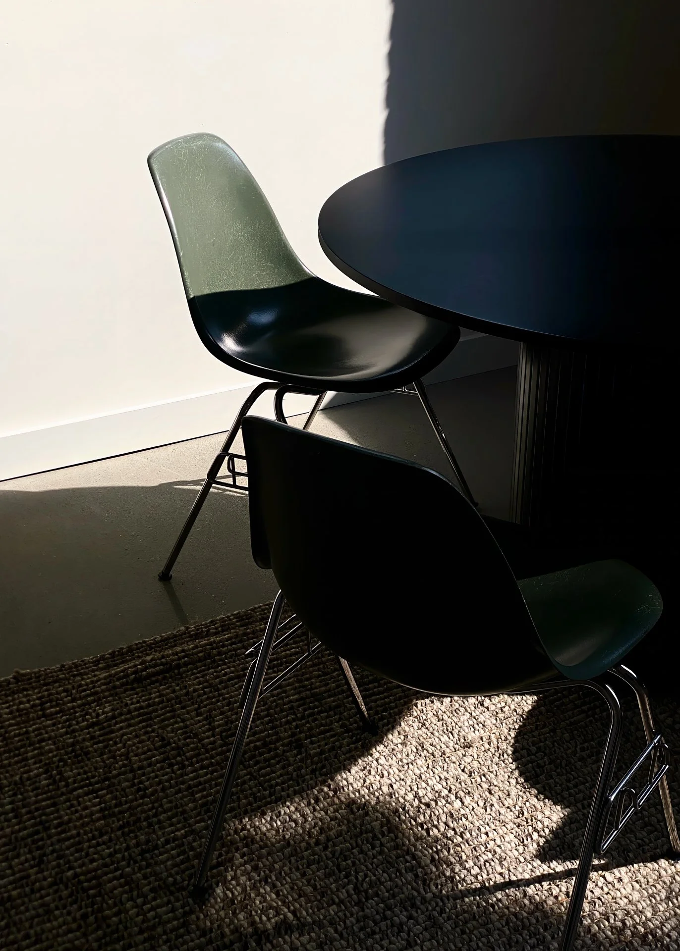 DeGroot Fine Art studio and offices in Chicago, Illinois — home base of a full-service fine art consulting firm serving corporate and private clients nationwide and abroad.