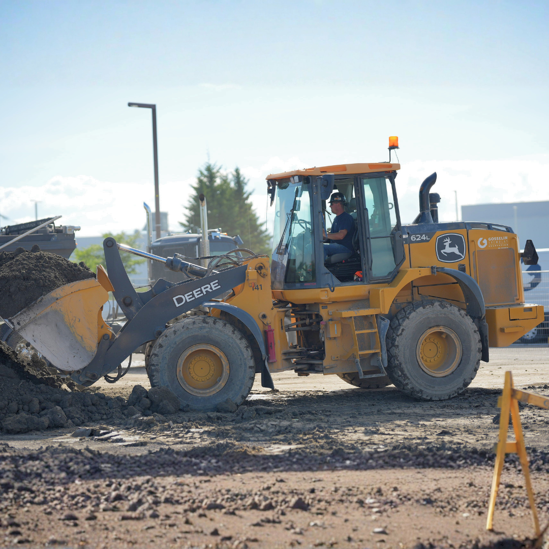 Loader Gosselin Tremblay Excavation sur un chantier