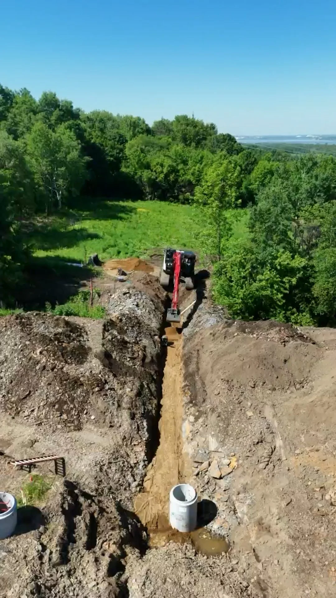 avaux d'infrastructures de génie civil réalisés par l'équipe de Gosselin Tremblay Excavation à l'Île d'Orléans.