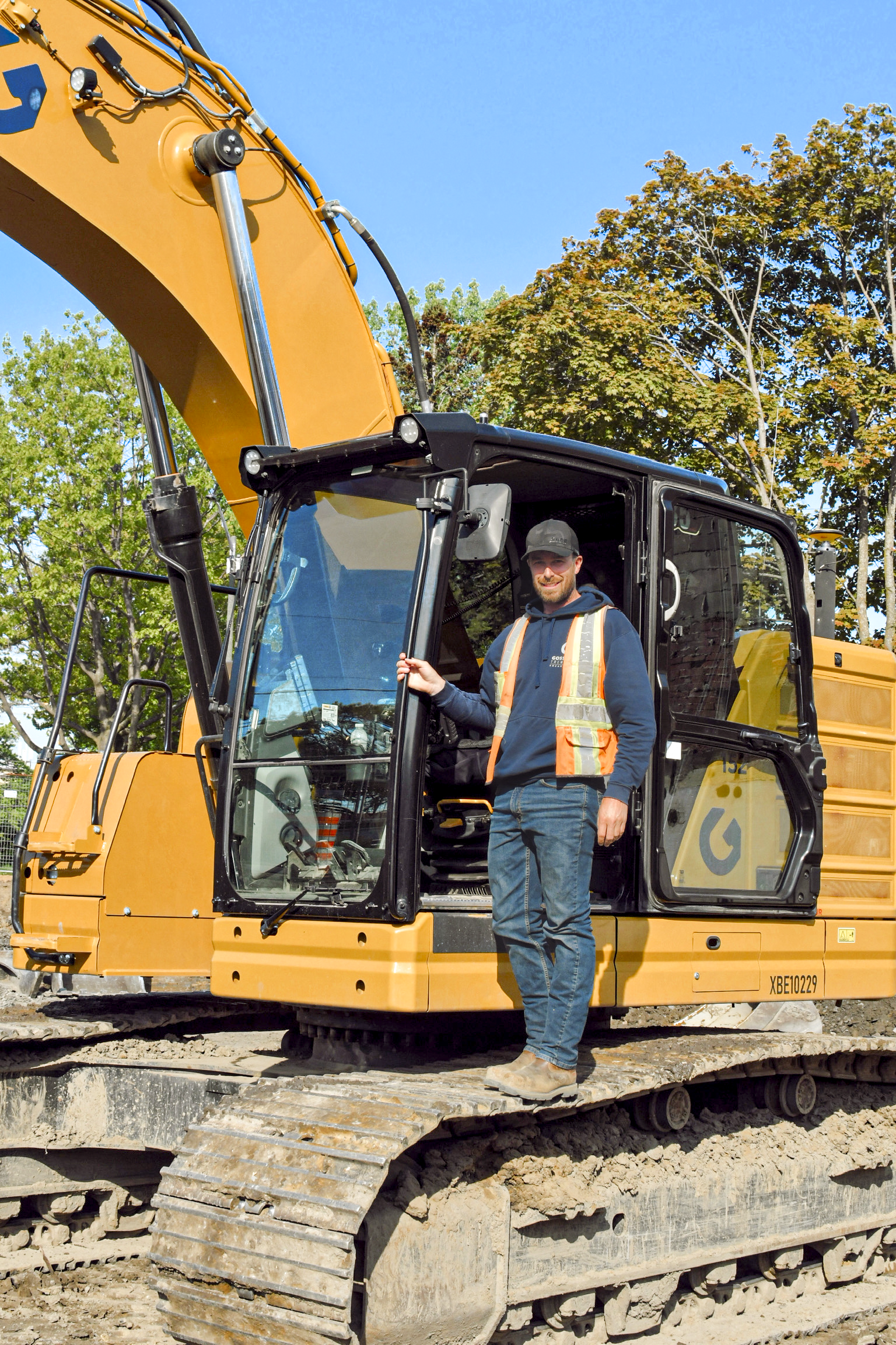 Un opérateur de pelle expérimenté chez Gosselin Tremblay Excavation.