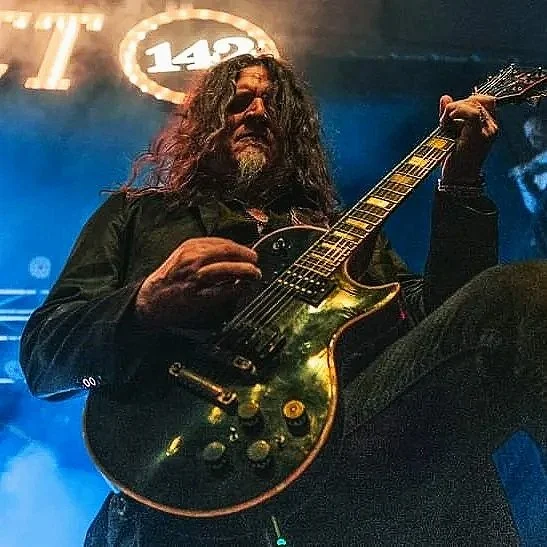 Knives For Kings performing live in Detroit rock band