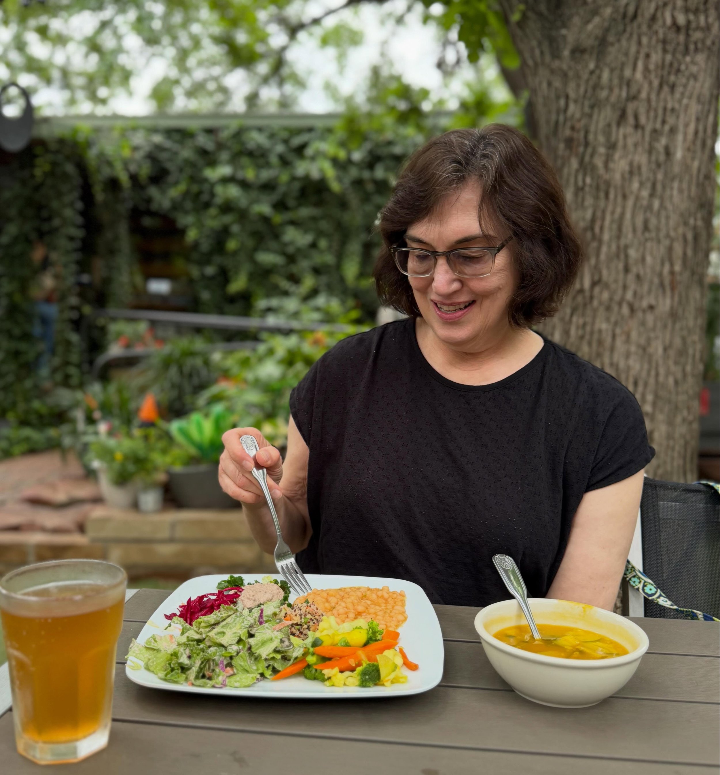 #Fibermaxxing &hellip; for heart health?!

Most of us think of fiber in terms of GI health, but your cardiovascular system loves fiber! 

A fiber-rich diet can help:
- Lower LDL (&ldquo;bad&rdquo;) cholesterol by binding to it in the gut and reducing