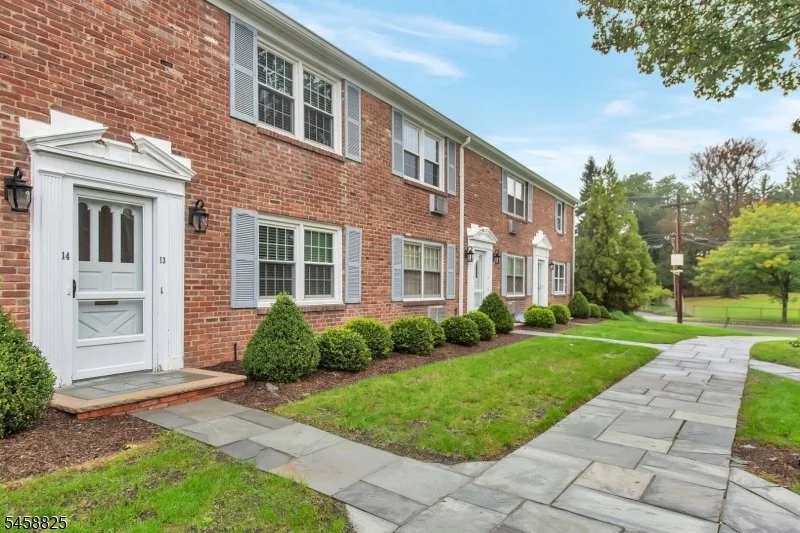 68-86 New England Ave. #13 | Summit, NJ