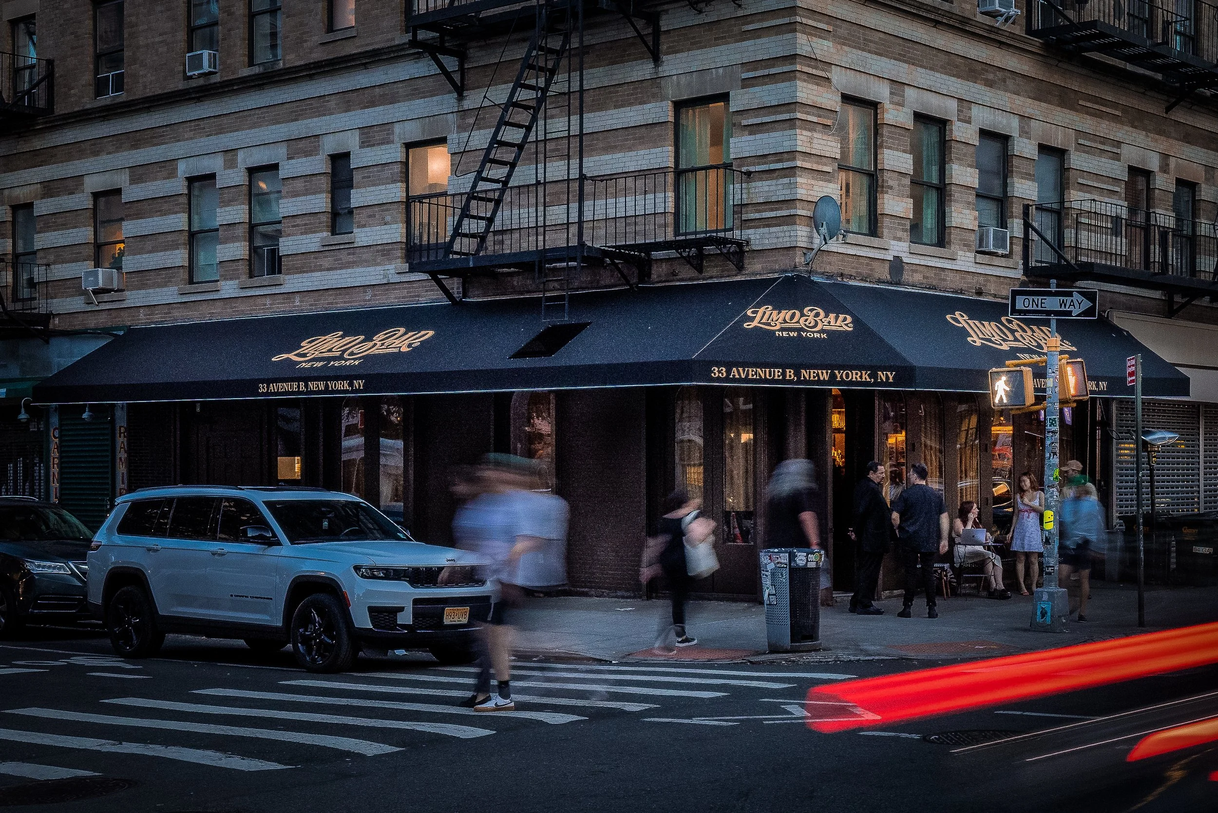 LIMO BAR EXTERIOR.jpg