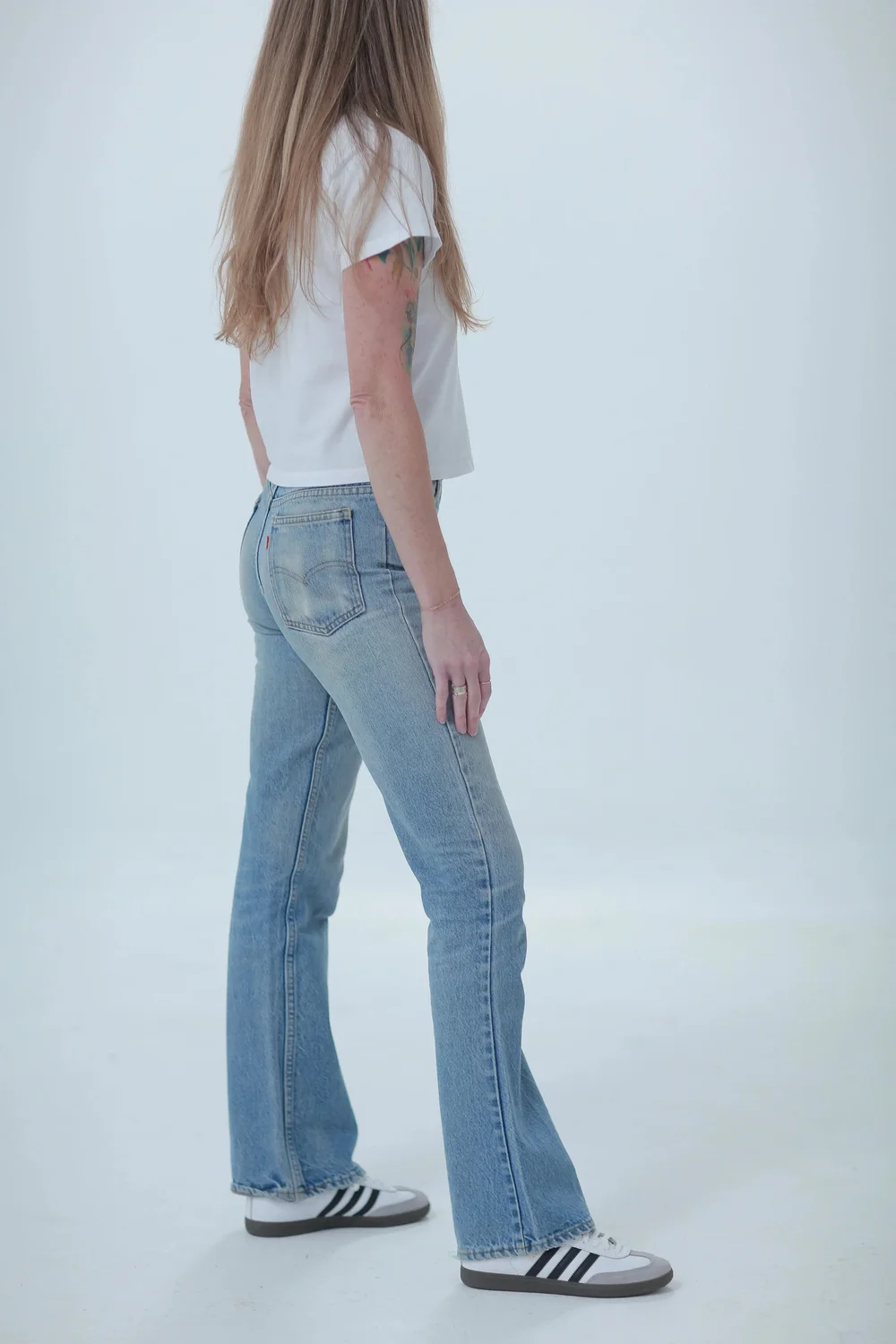 Levi's 646 lighter medium wash, fitted, side view