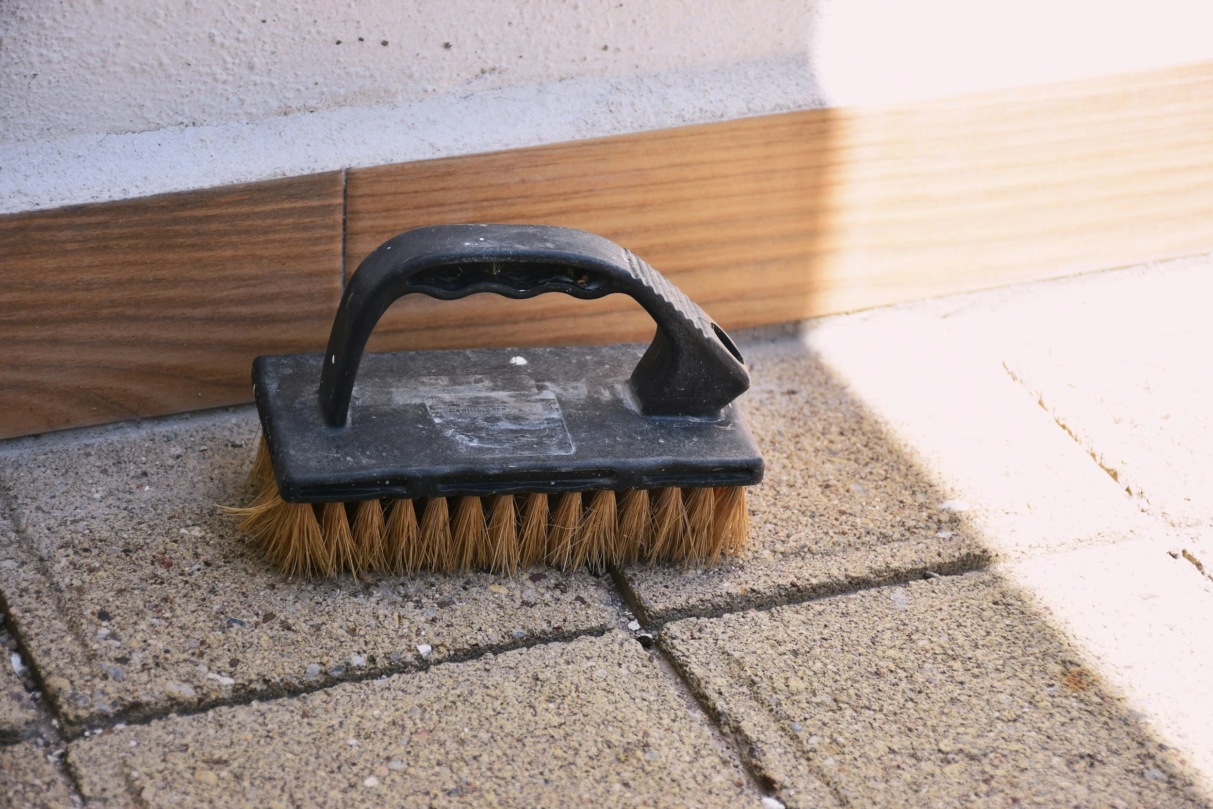 Why Bellevue Businesses Should Schedule Exterior Cleaning Before Late Summer Events and Customer Traffic