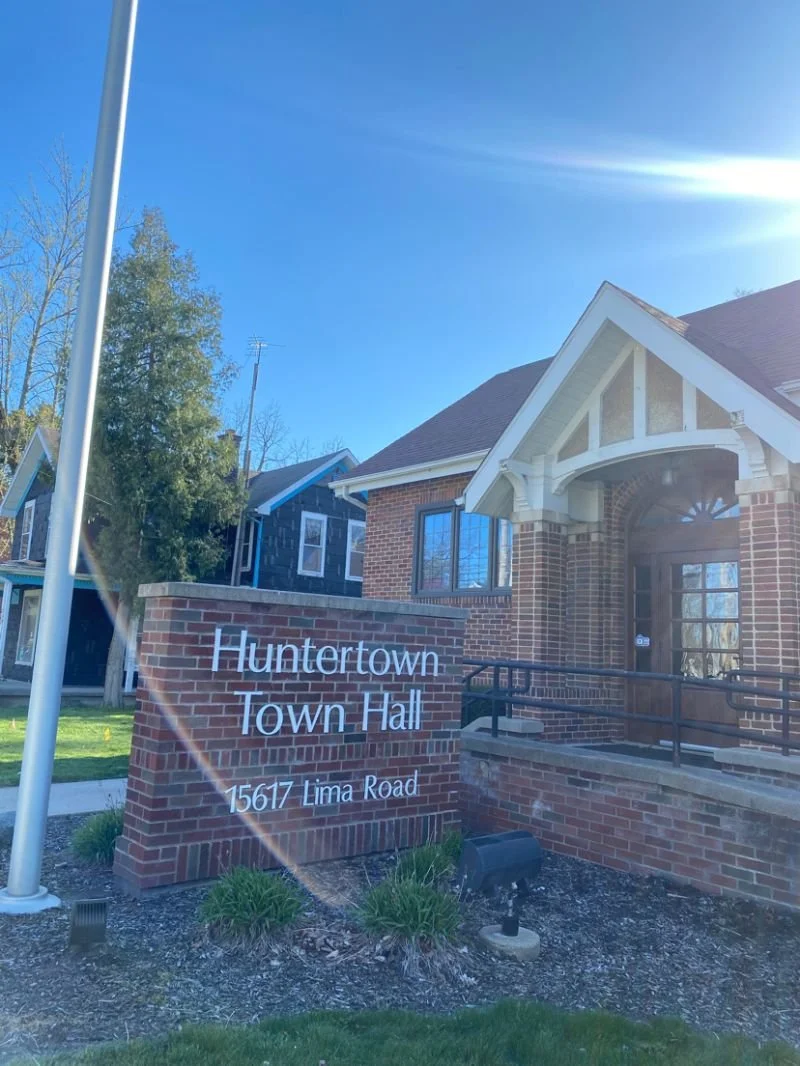 TOWN HALL. HUNTERTOWN TOWN COUNCIL MEETINGS.