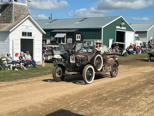 Divide County Threshing Bee