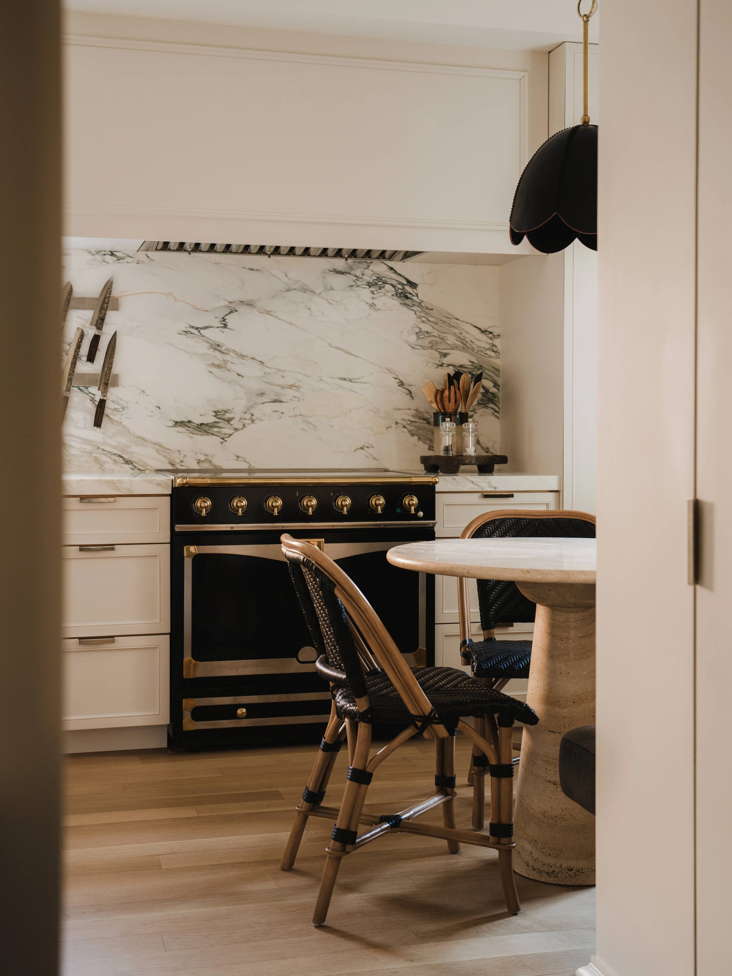 PARK AVENUE

PHOTOGRAPHY | MATTHEW KAPPAS
ARCHITECTURE | CHRISTIAN RICCI ARCHITECTURE