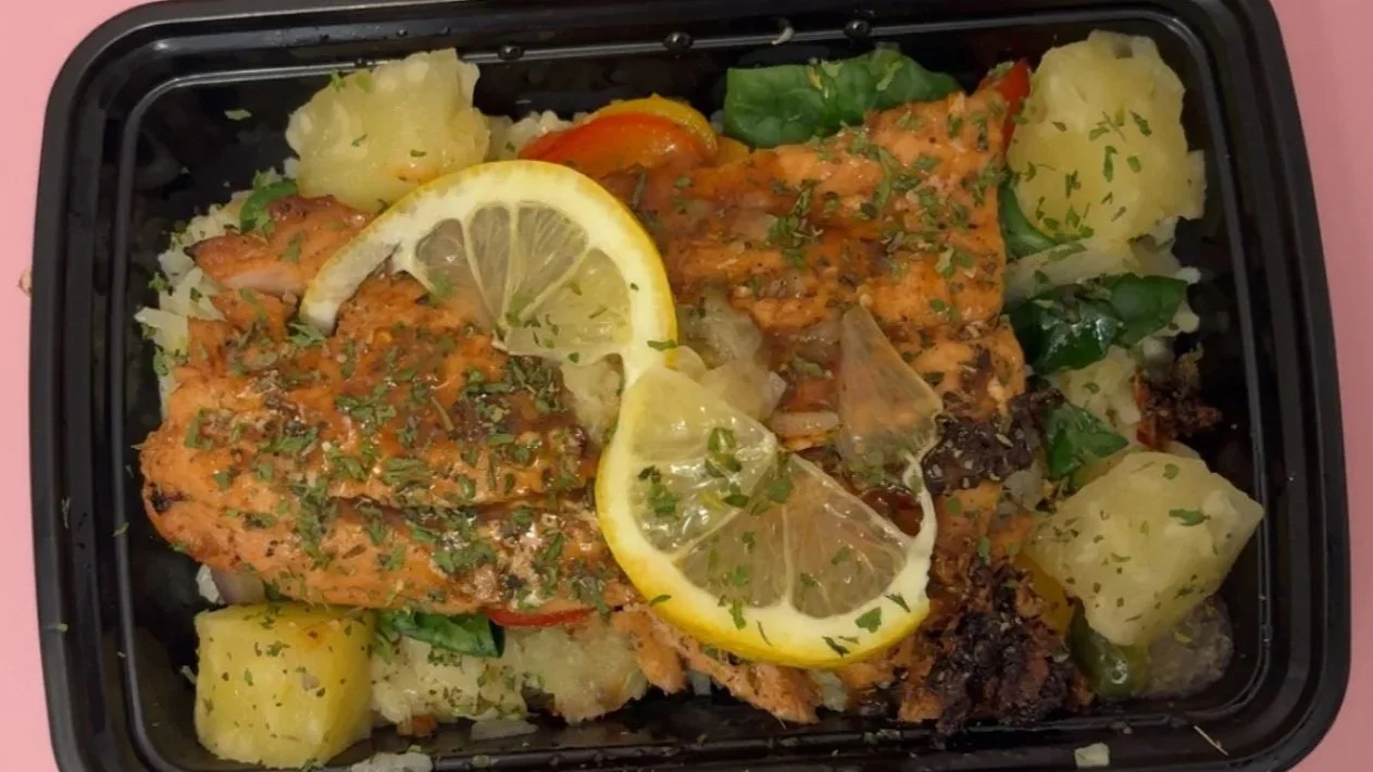 🍯🔥 Auntie’s Honey Jerk Salmon Bowl