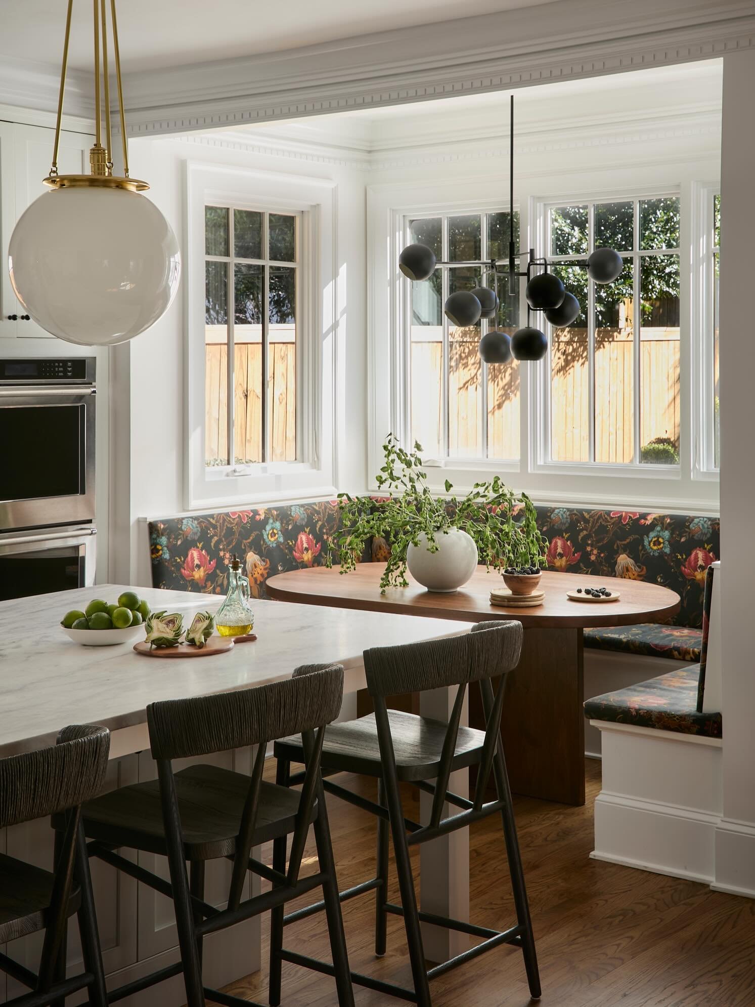 VaHi.

The &hearts;️ of the home. 

photography: @elliottfuerniss_photo 
stylist: @melissatrn | @elissabenziestyle